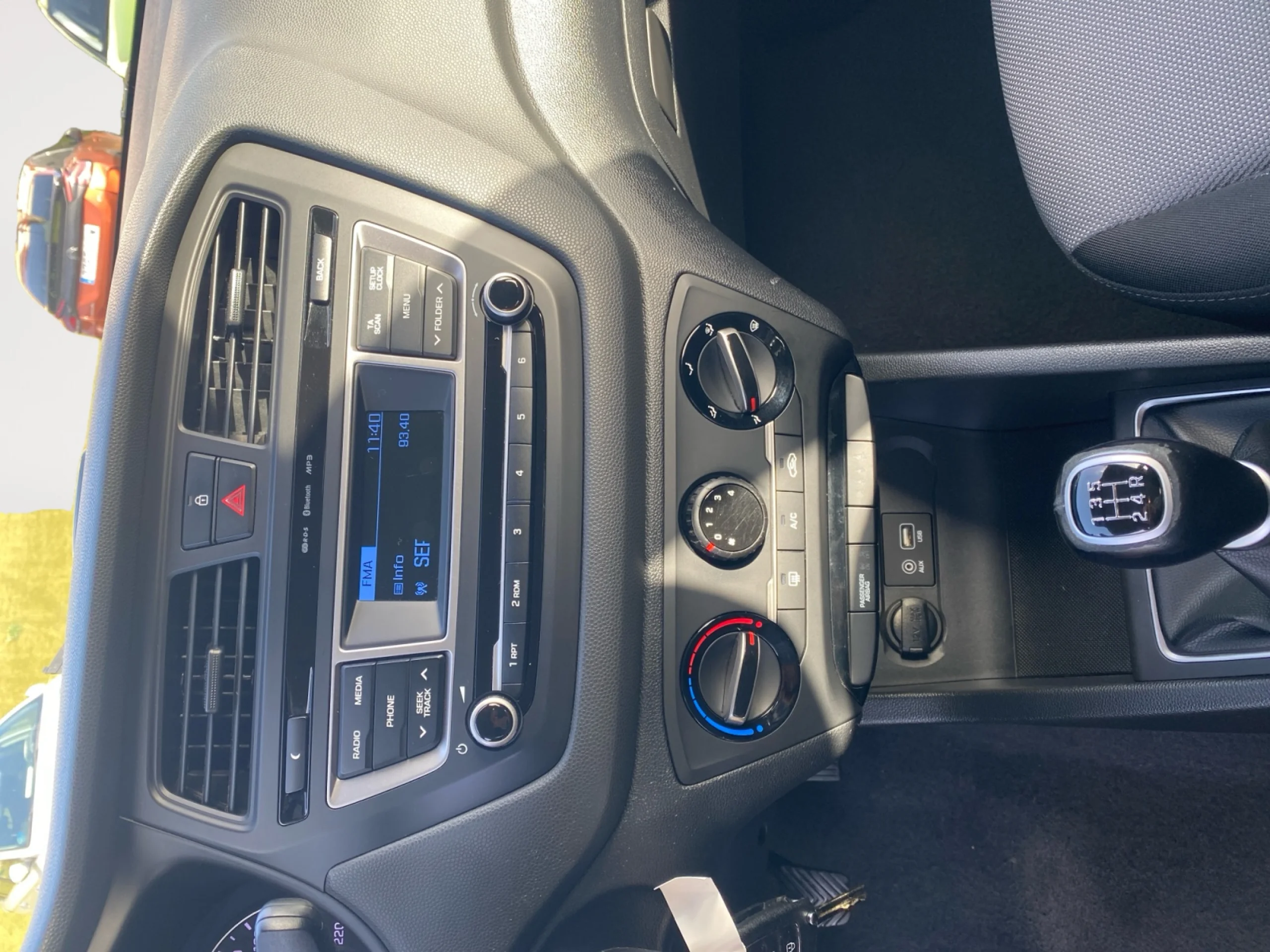 HYUNDAI I20 1.2 MPI 62KW (85CV) ESSENCE - Foto 8