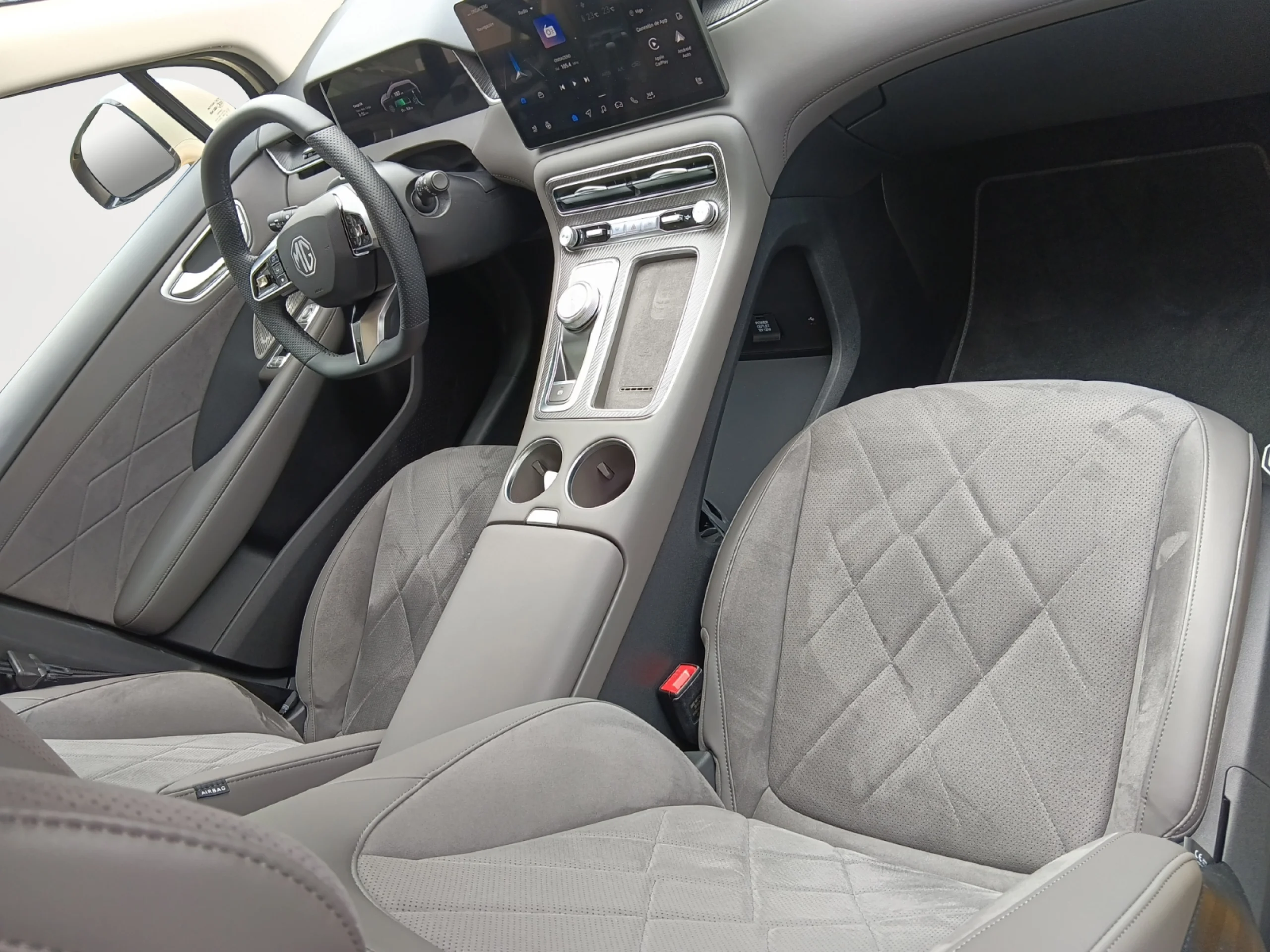 MG MGS6 MG S6 EDU 77KWH EDU 2WD LUX LHD O3 SUNROOF DARK GOLDEN - Foto 5