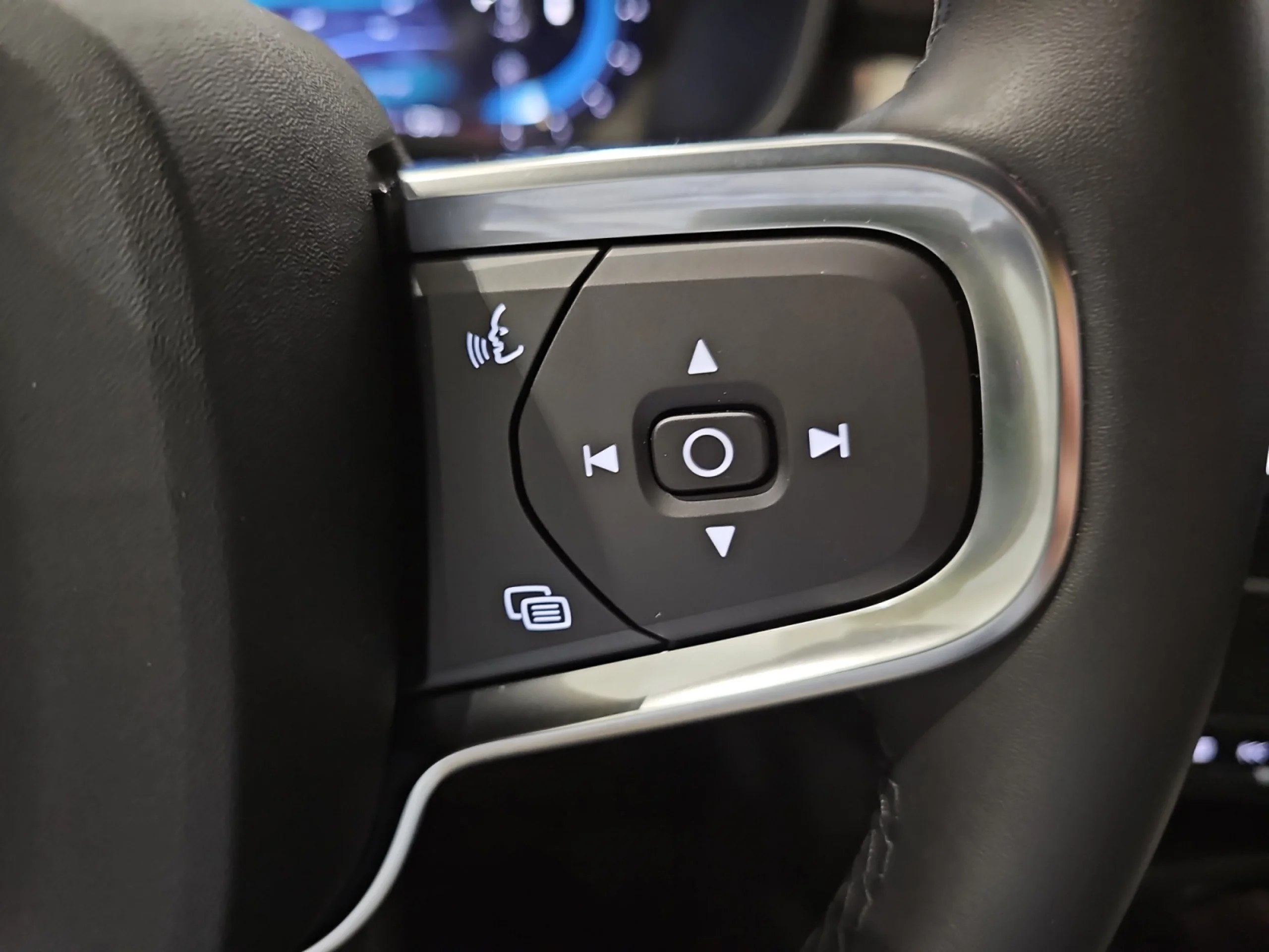 VOLVO XC40 2.0 B3 G CORE AUTO - Foto 13