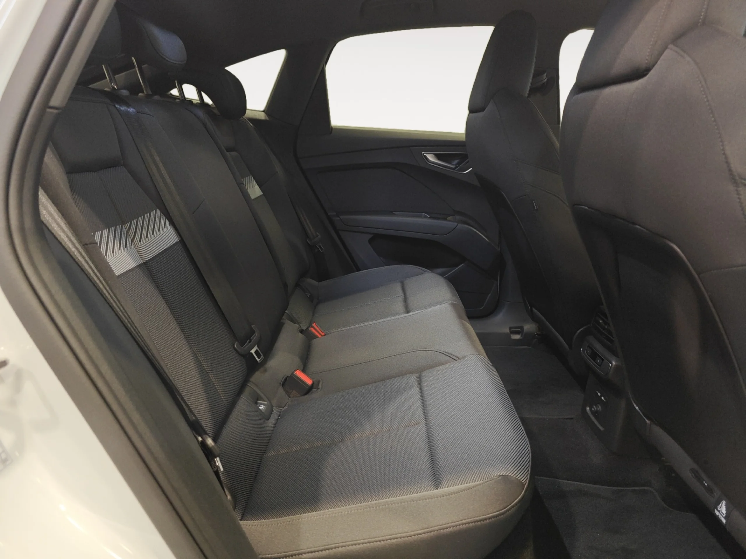 AUDI Q4 SPORTBACK E TRON GENUINE EDITION 45 E TRON 210KW 82KWH - Foto 6