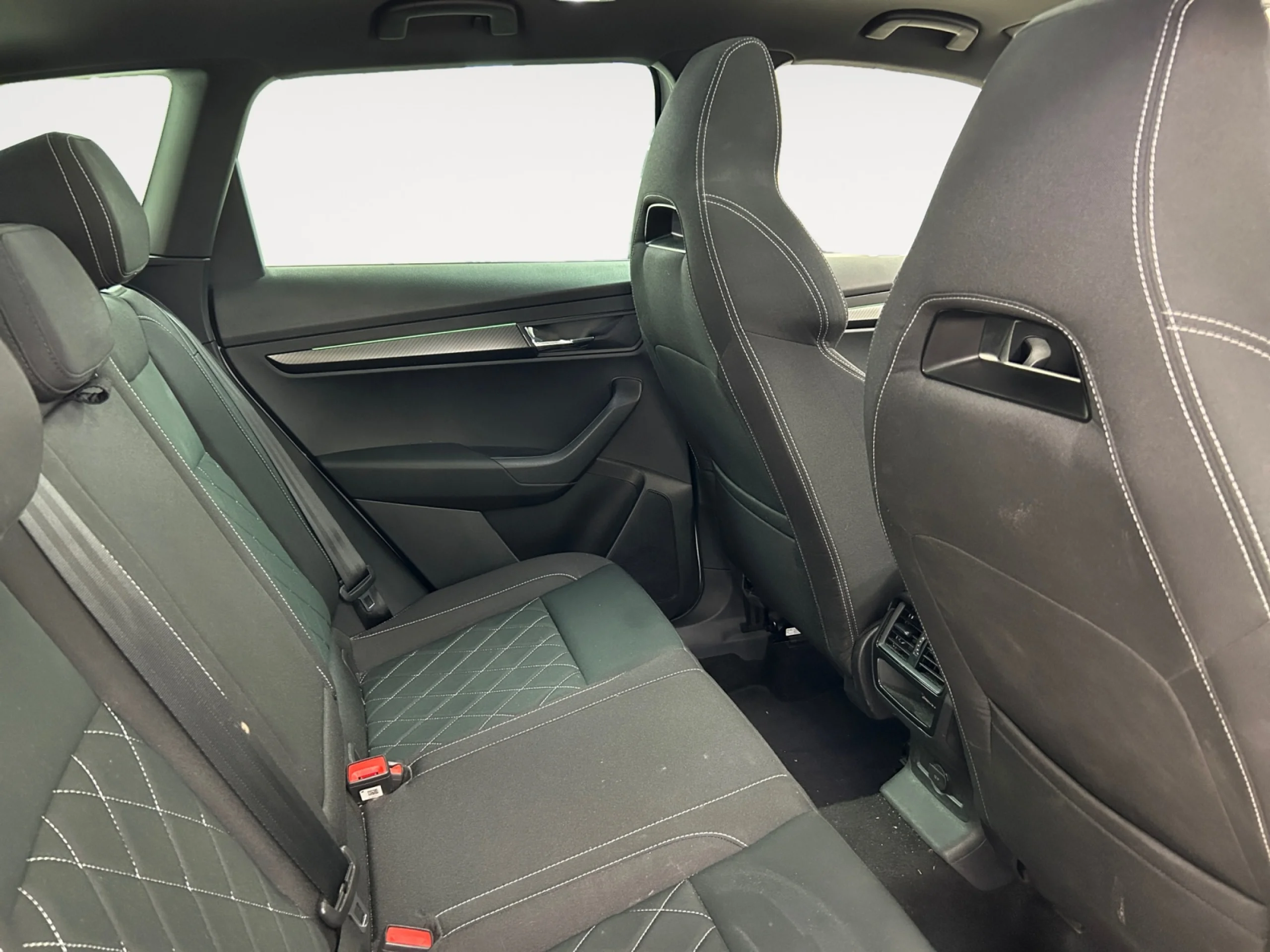 SKODA KAROQ 1.5 TSI 110KW (150CV) DSG ACT SPORTLINE - Foto 6