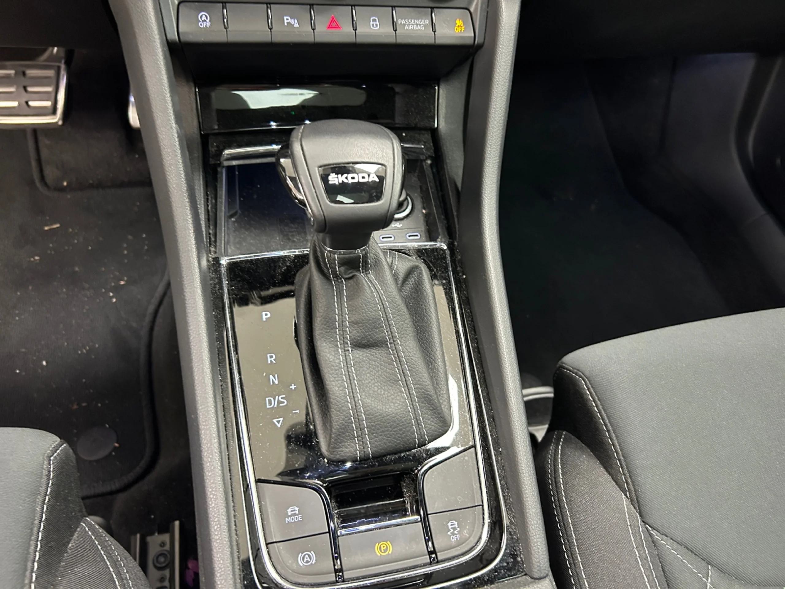 SKODA KAROQ 1.5 TSI 110KW (150CV) DSG ACT SPORTLINE - Foto 17