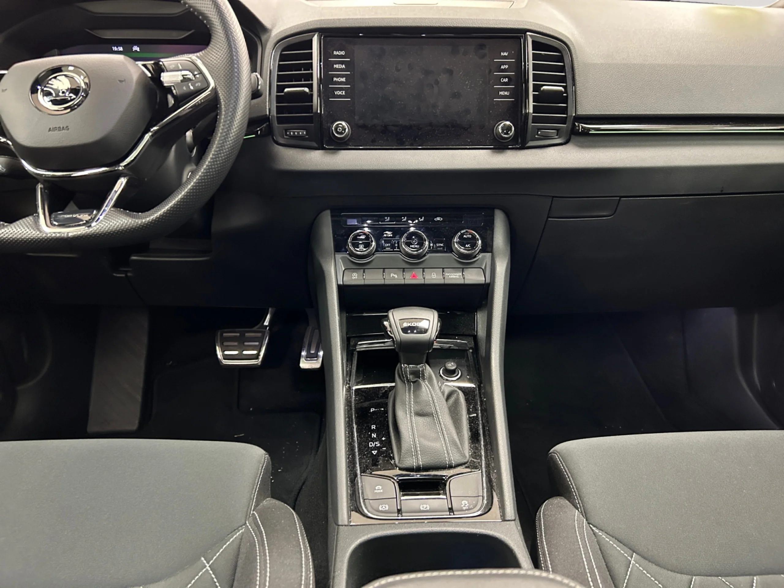 SKODA KAROQ 1.5 TSI 110KW (150CV) DSG ACT SPORTLINE - Foto 20