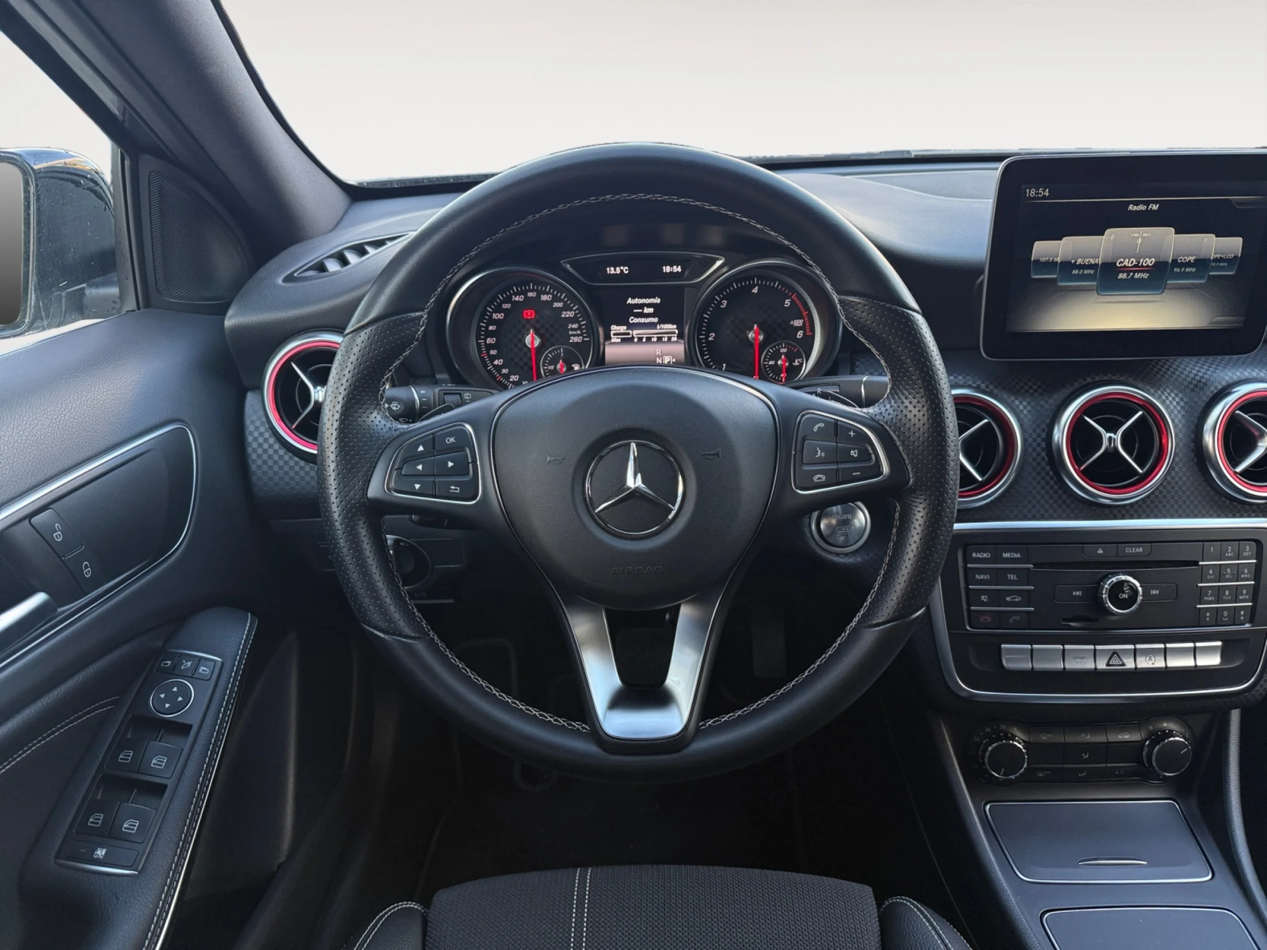 MERCEDES-BENZ CLASE A A 200 D URBAN - Foto 11