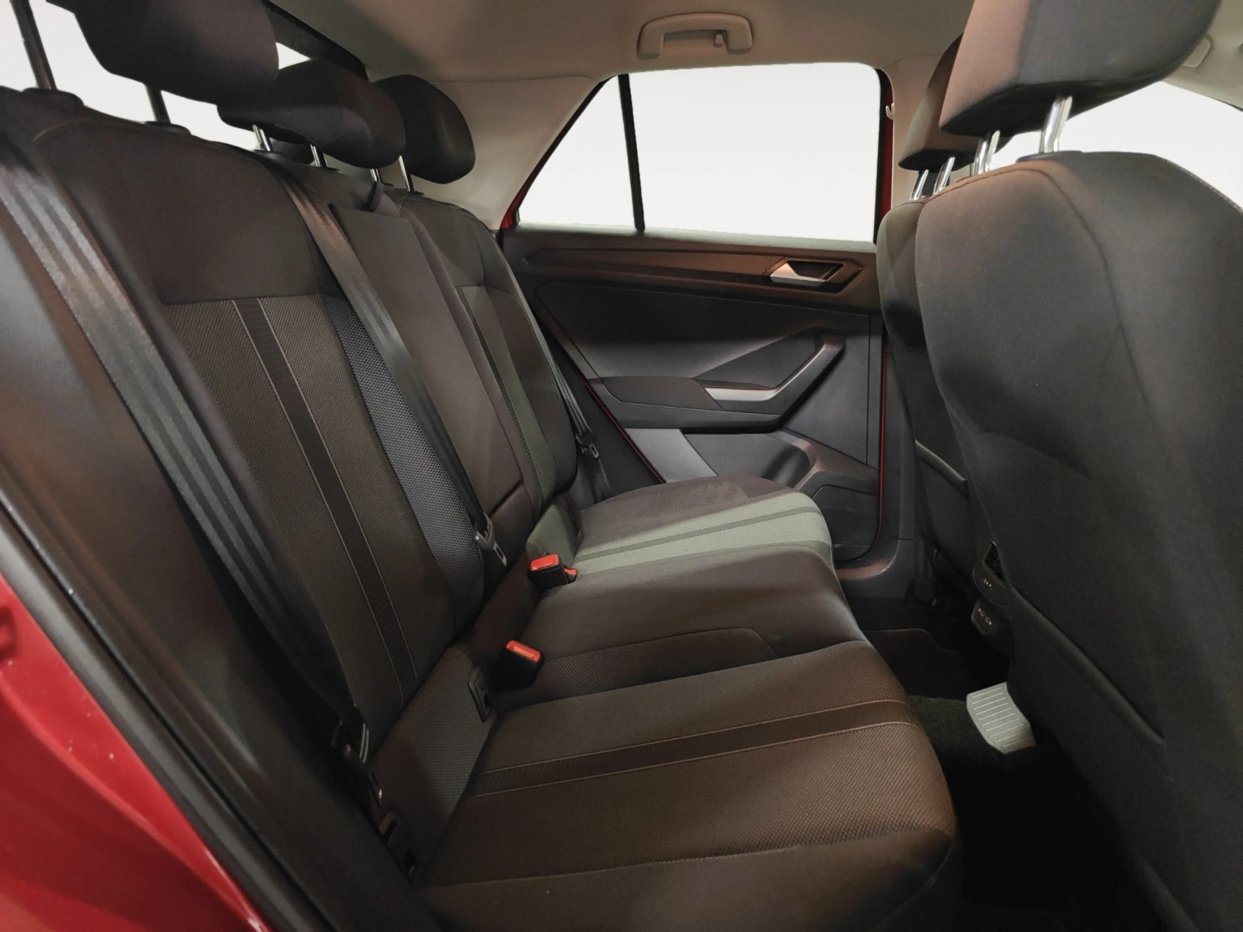 VOLKSWAGEN T ROC ··MÁS·· 1.5 TSI 110KW (150CV) DSG - Foto 6