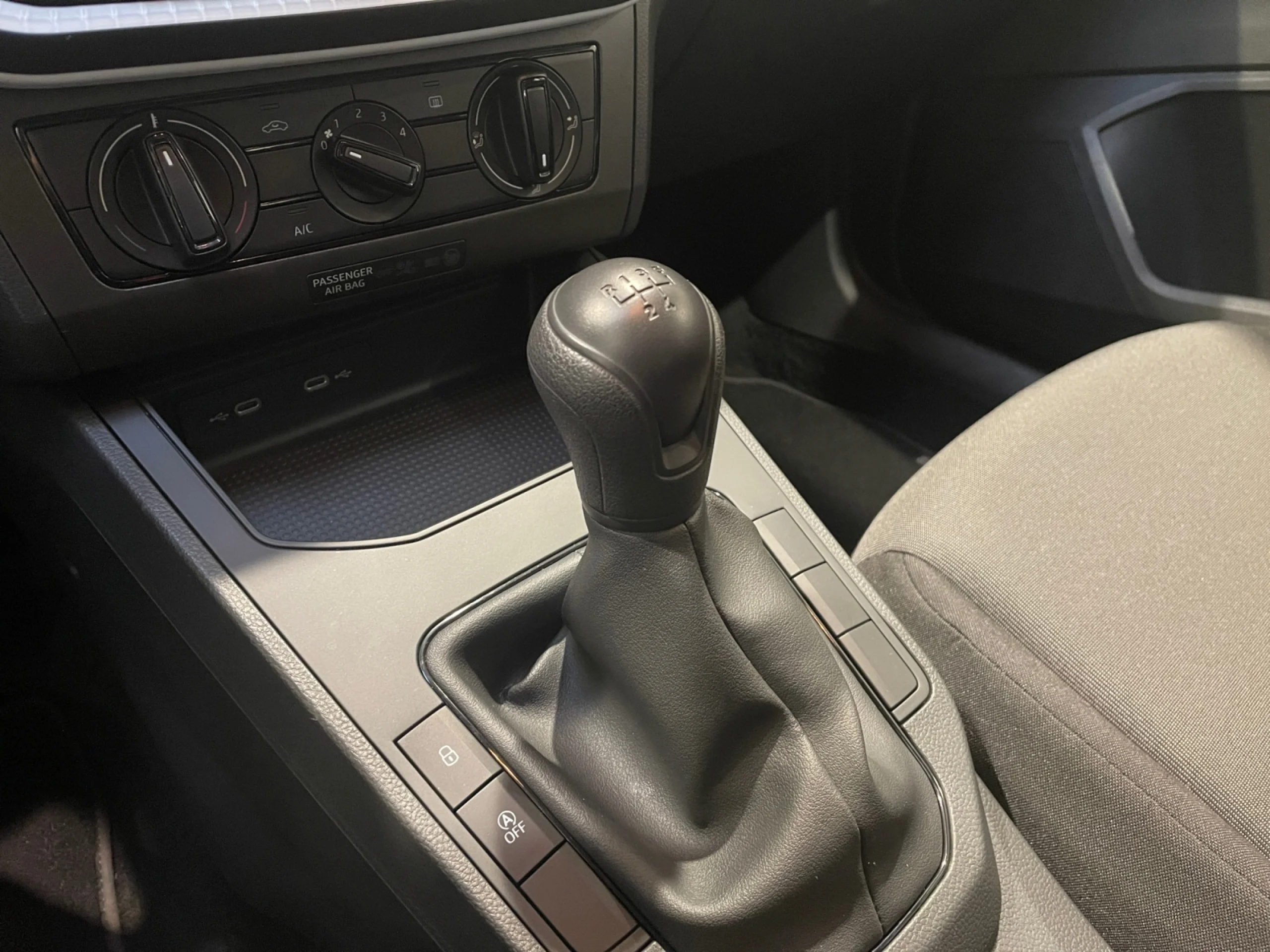 SEAT IBIZA 1.0 MPI 59KW (80CV) REFERENCE XM - Foto 13