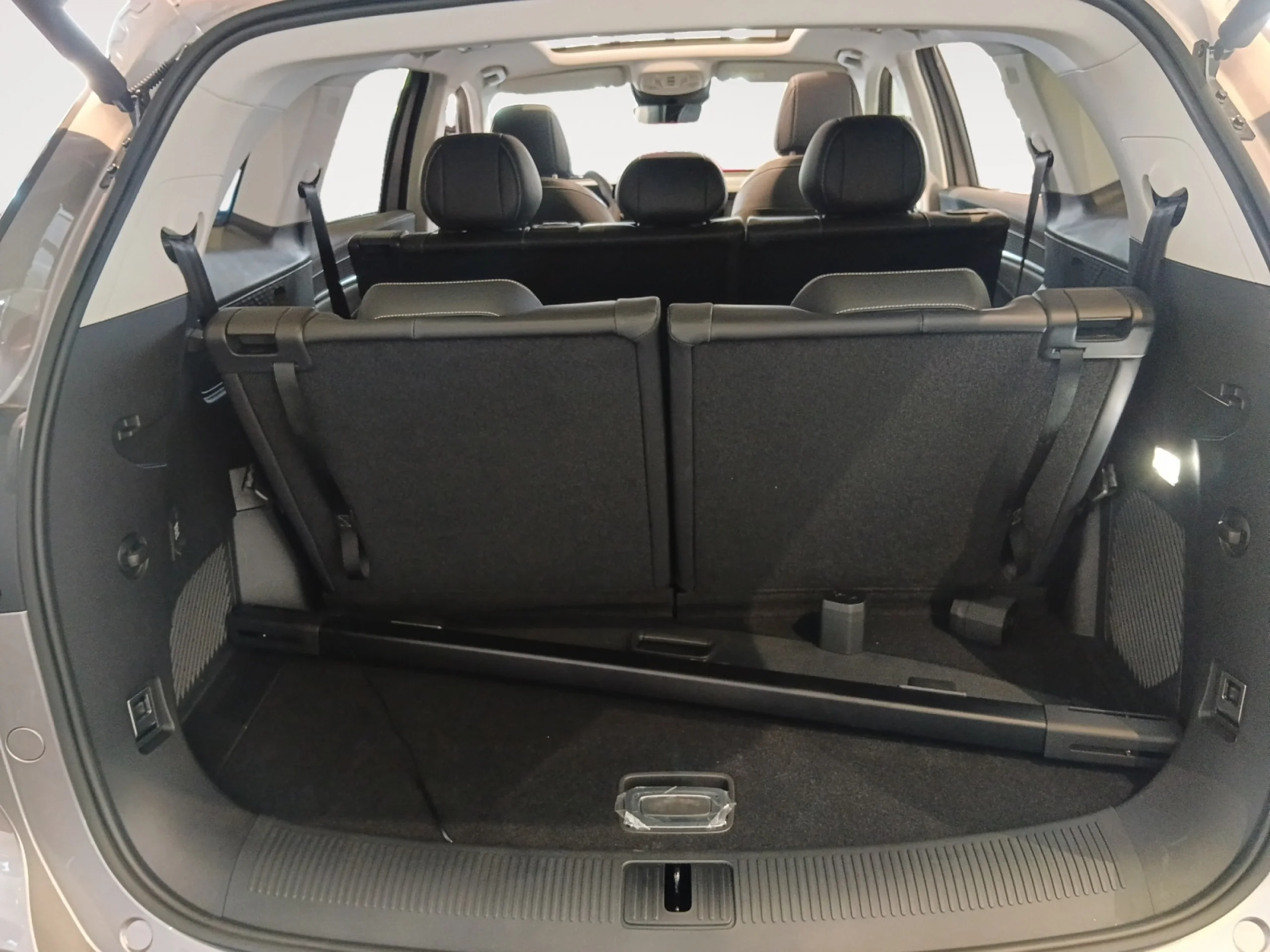 MG MGS9 MG S9 1.5T PHEV 24KWH AT 2WD LUX LHD 11KW OBC BLACK SILVER - Foto 8