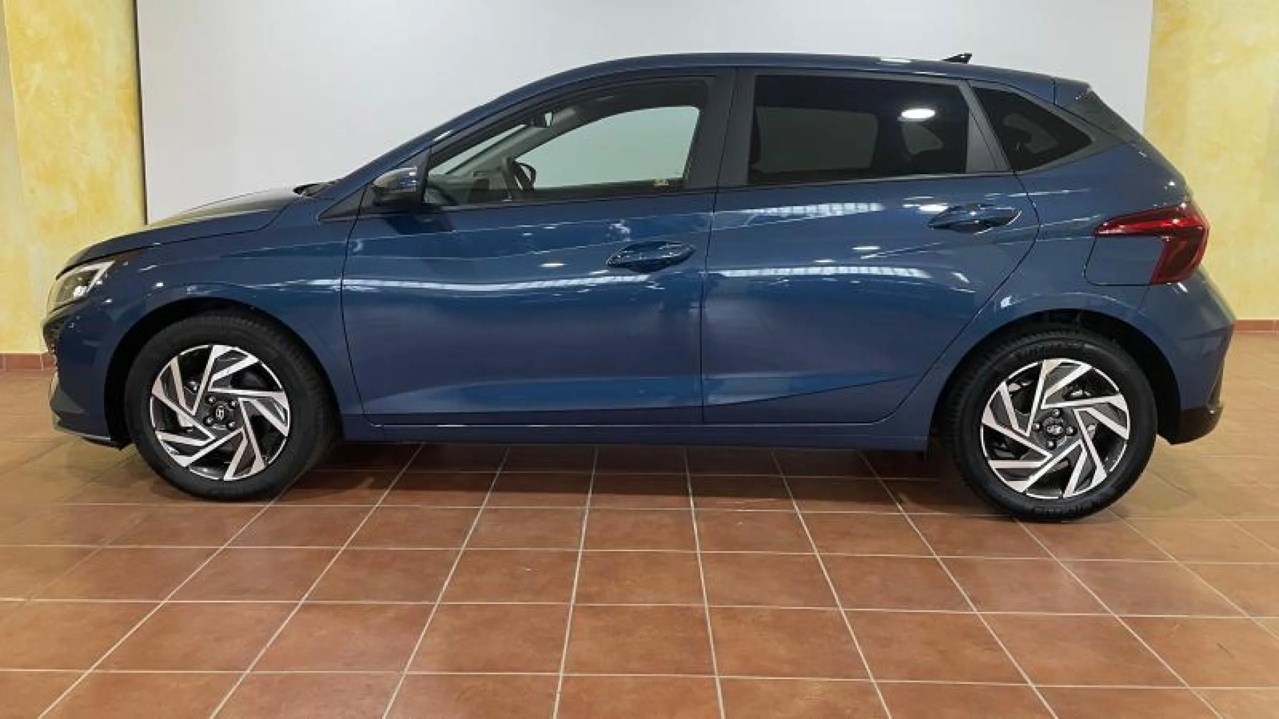 HYUNDAI I20 1.0 TGDI 48V KLASS DCT - Foto 10