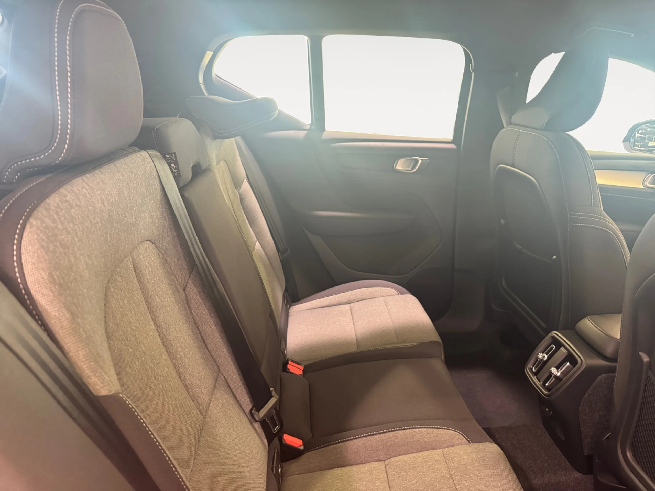 VOLVO XC40 2.0 B3 G BLACK EDITION PLUS AUTO - Foto 6