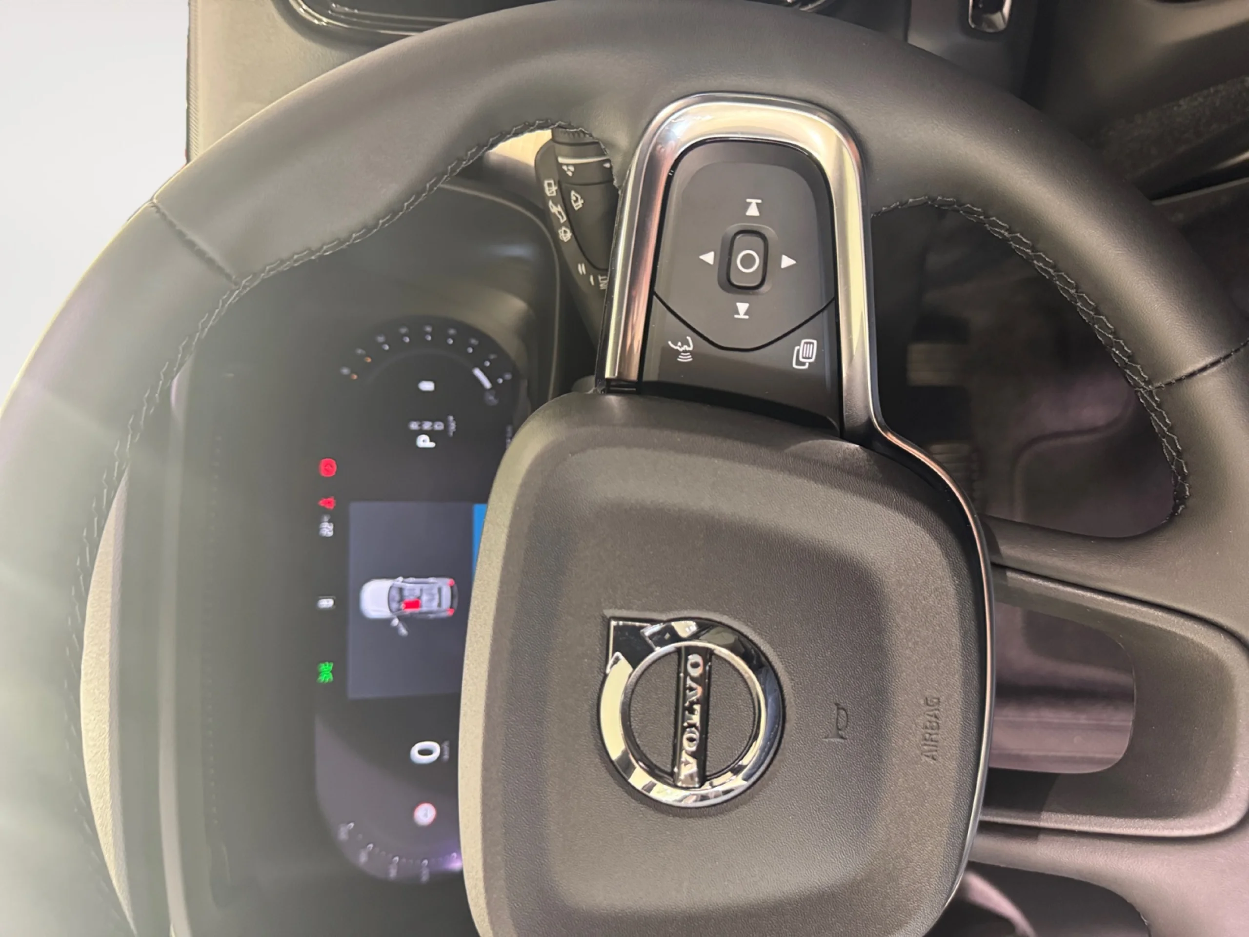 VOLVO XC40 2.0 B3 G BLACK EDITION PLUS AUTO - Foto 13