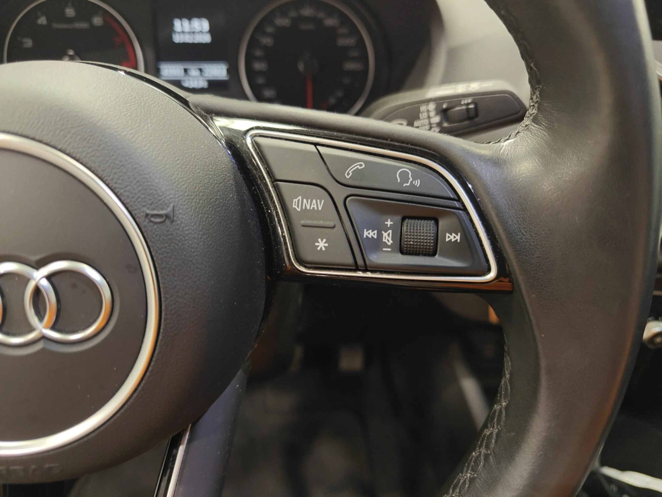 AUDI Q2 ADVANCED 30 TFSI 85KW (116CV) - Foto 10