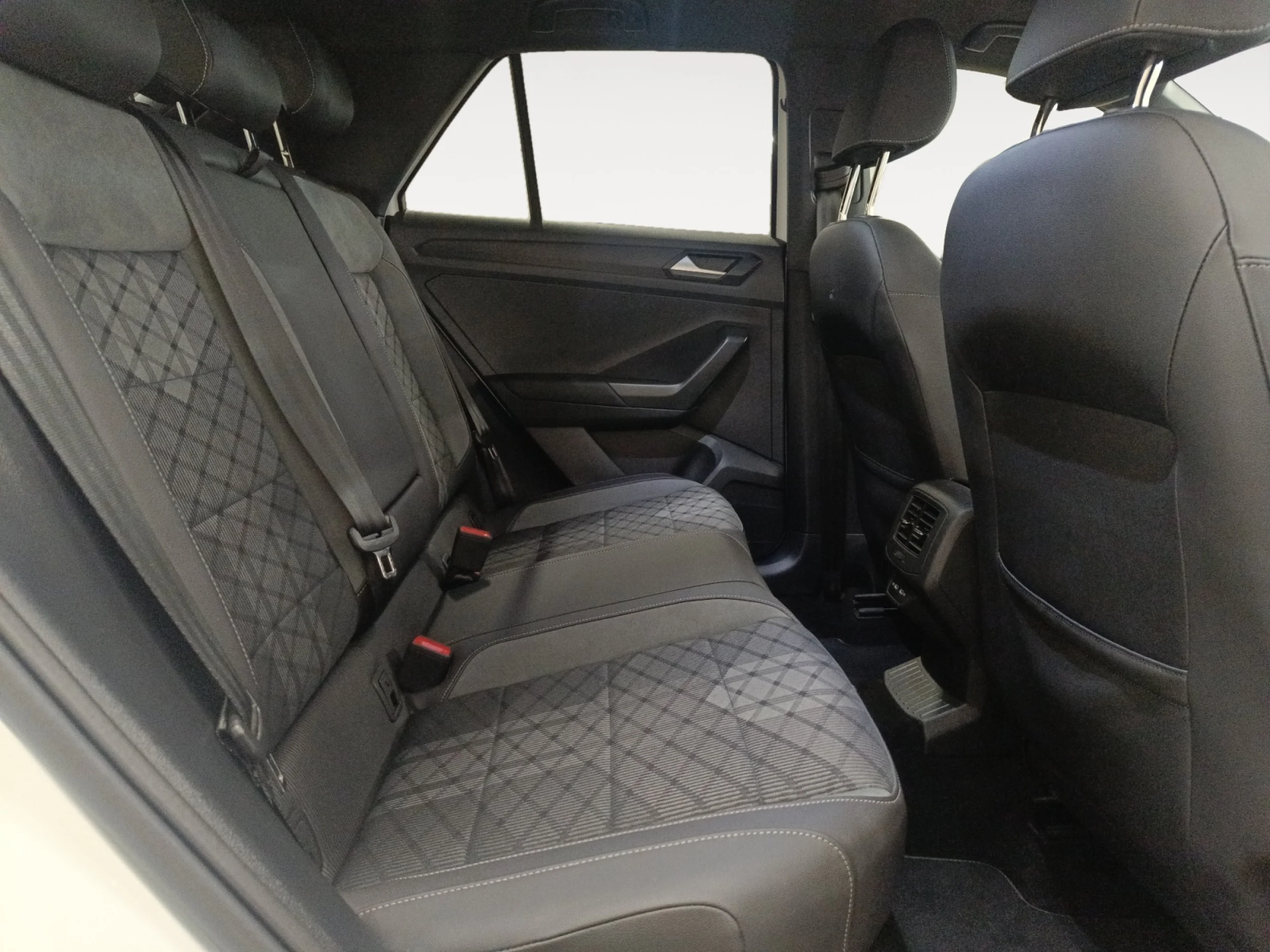 VOLKSWAGEN T ROC ADVANCE R LINE 1.5 TSI 110KW (150CV) DSG - Foto 6