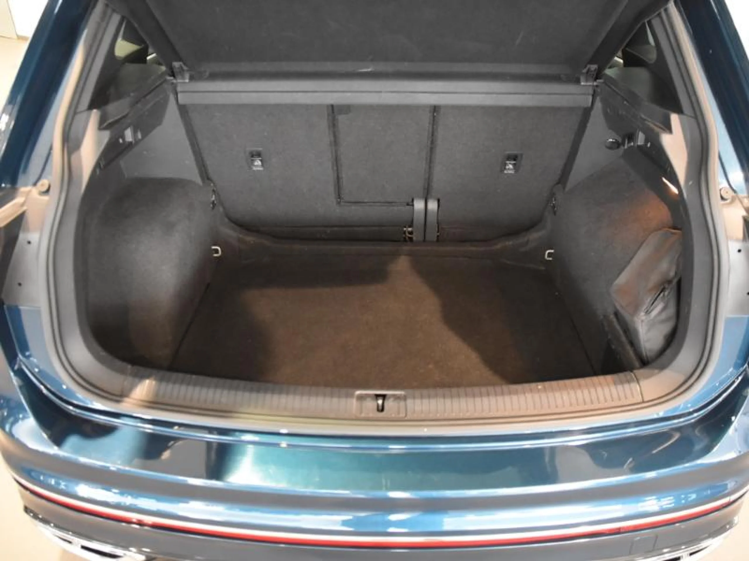 VOLKSWAGEN TIGUAN R LINE 2.0 TDI 110KW (150CV) DSG 4MOTION - Foto 6