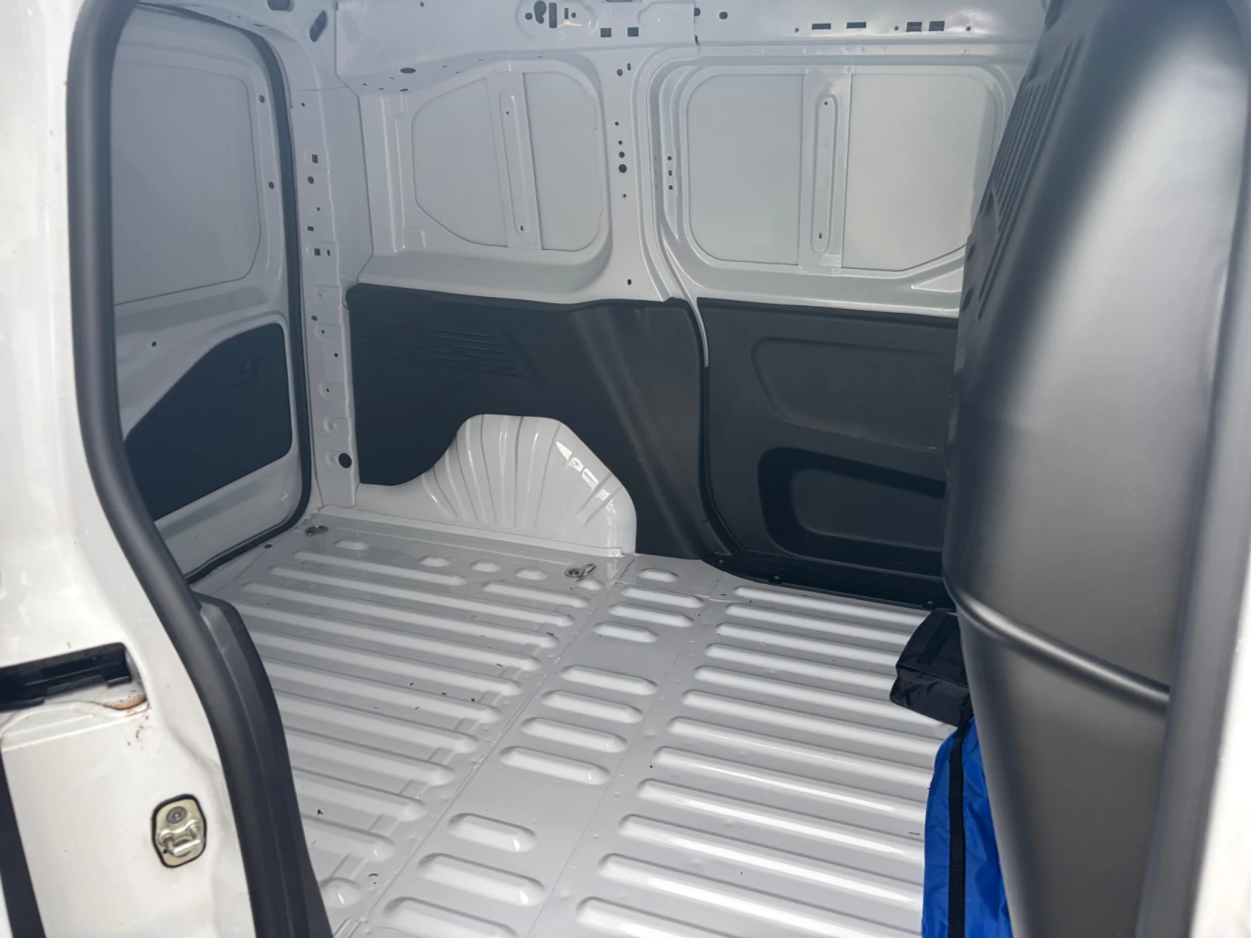 PEUGEOT Partner STANDARD 600KG PURETECH 81KW - Foto 6