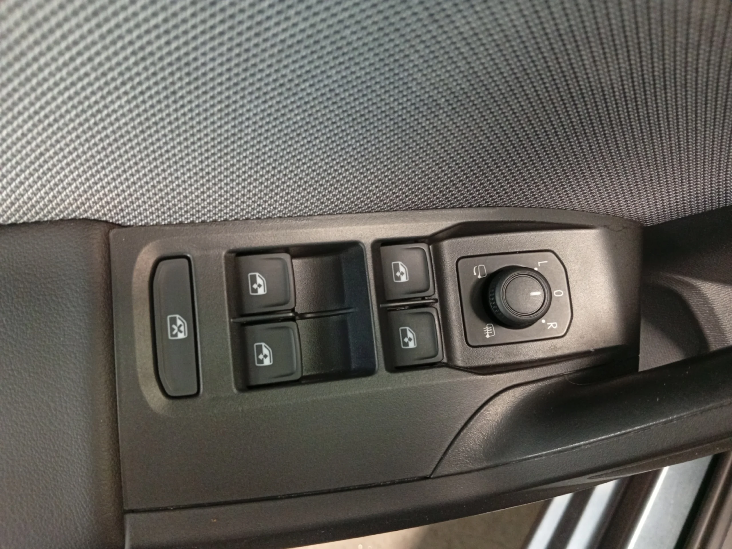 SEAT LEON 2.0 TDI 85KW STYLE XS - Foto 7