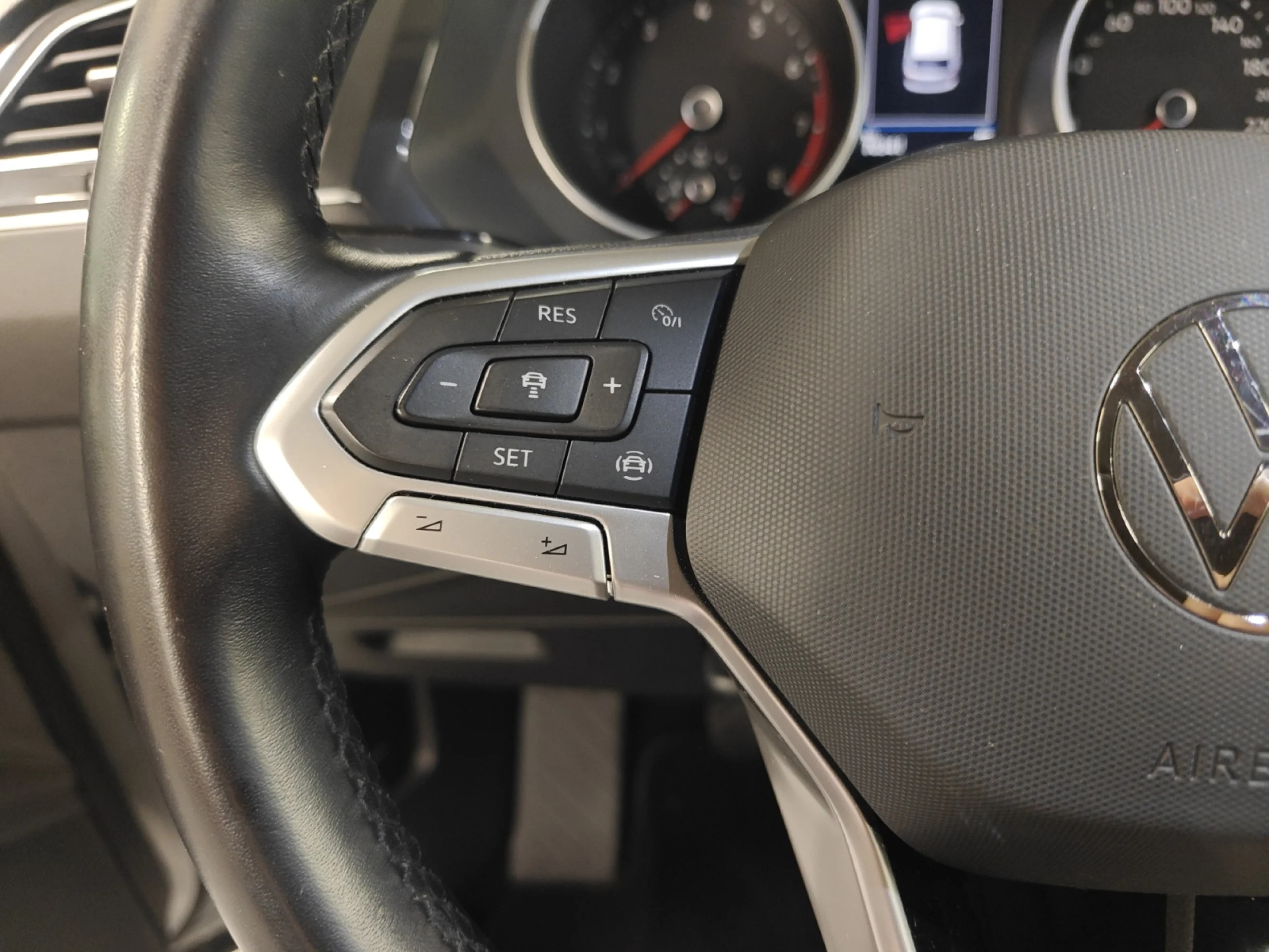 VOLKSWAGEN TIGUAN TIGUAN 1.5 TSI 96KW (130CV) - Foto 11