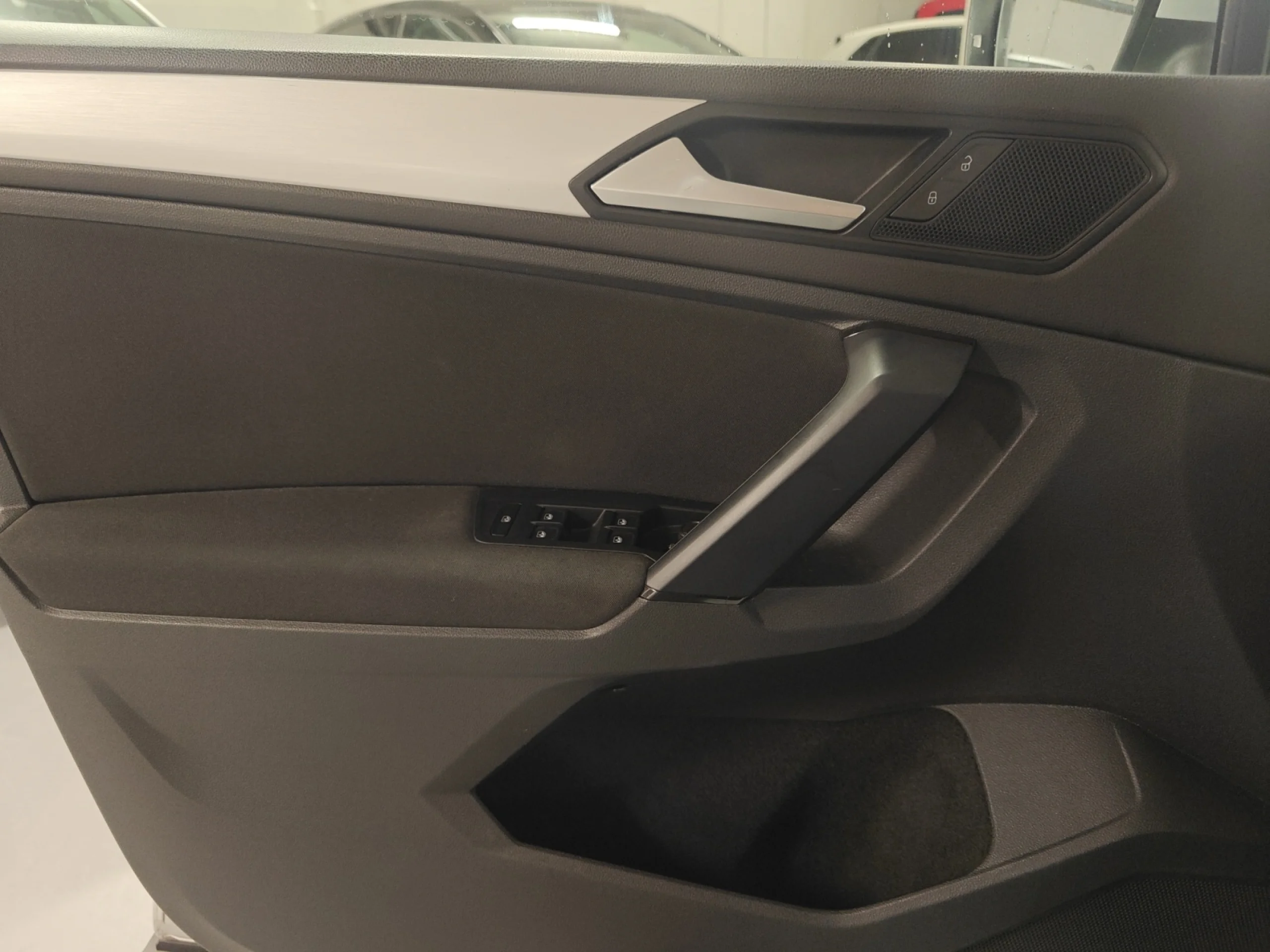 VOLKSWAGEN TIGUAN TIGUAN 1.5 TSI 96KW (130CV) - Foto 13