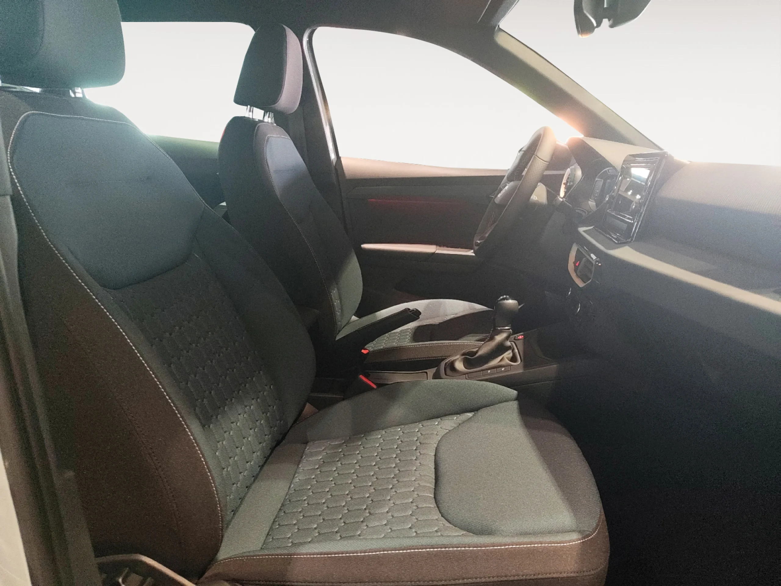 SEAT ARONA 1.0 TSI 85KW (115CV) START&STOP STYLE+ - Foto 5