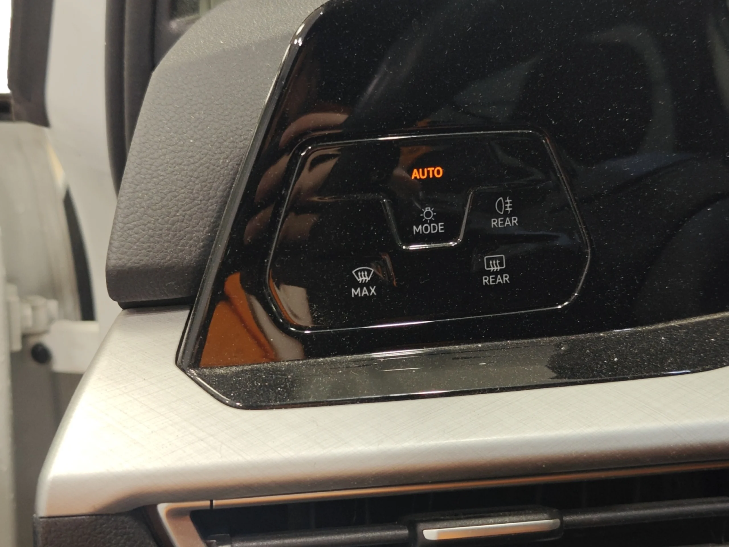 VOLKSWAGEN GOLF LIFE 2.0 TDI 85KW (115CV) - Foto 12