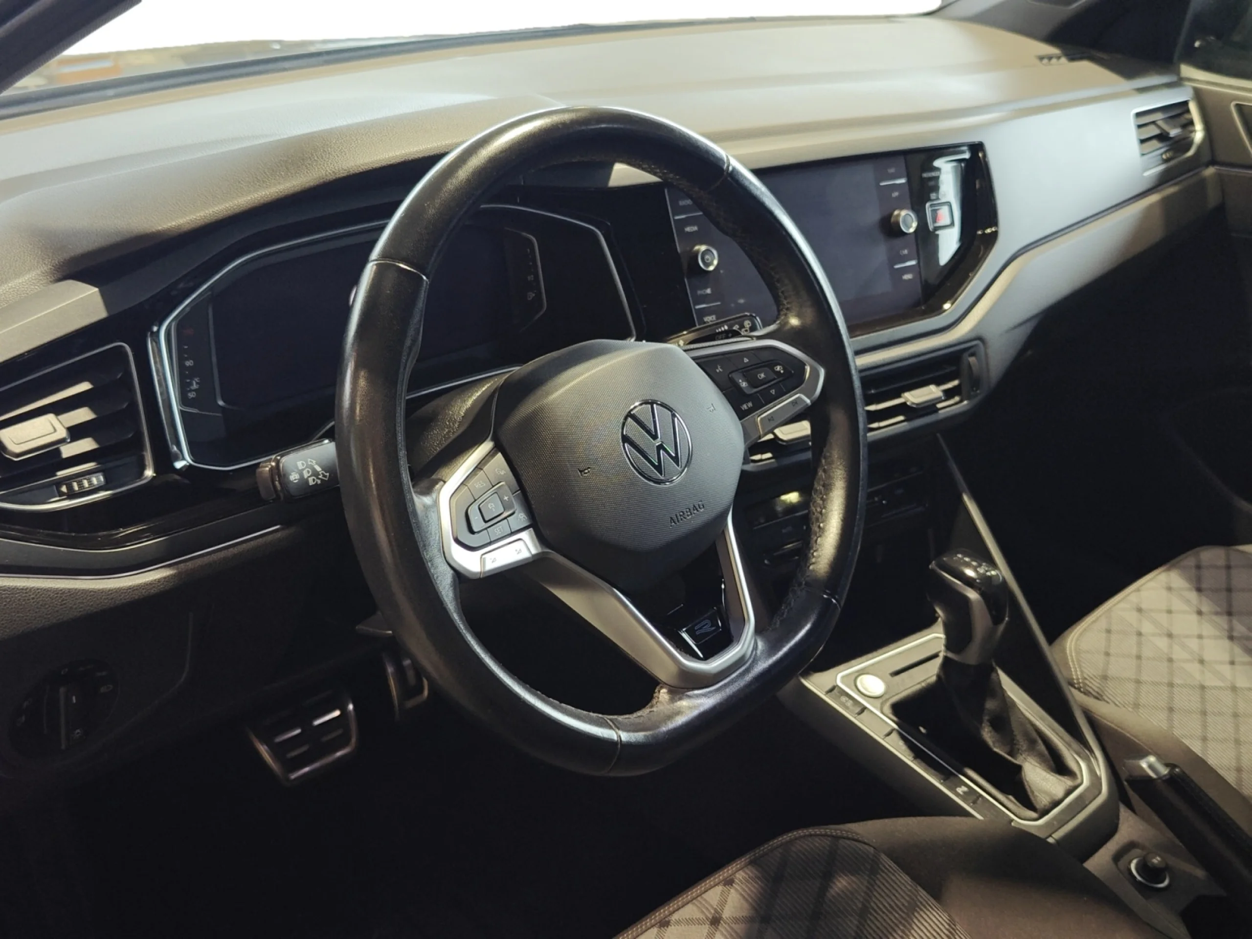 VOLKSWAGEN TAIGO R LINE 1.0 TSI 81KW (110CV) DSG - Foto 9