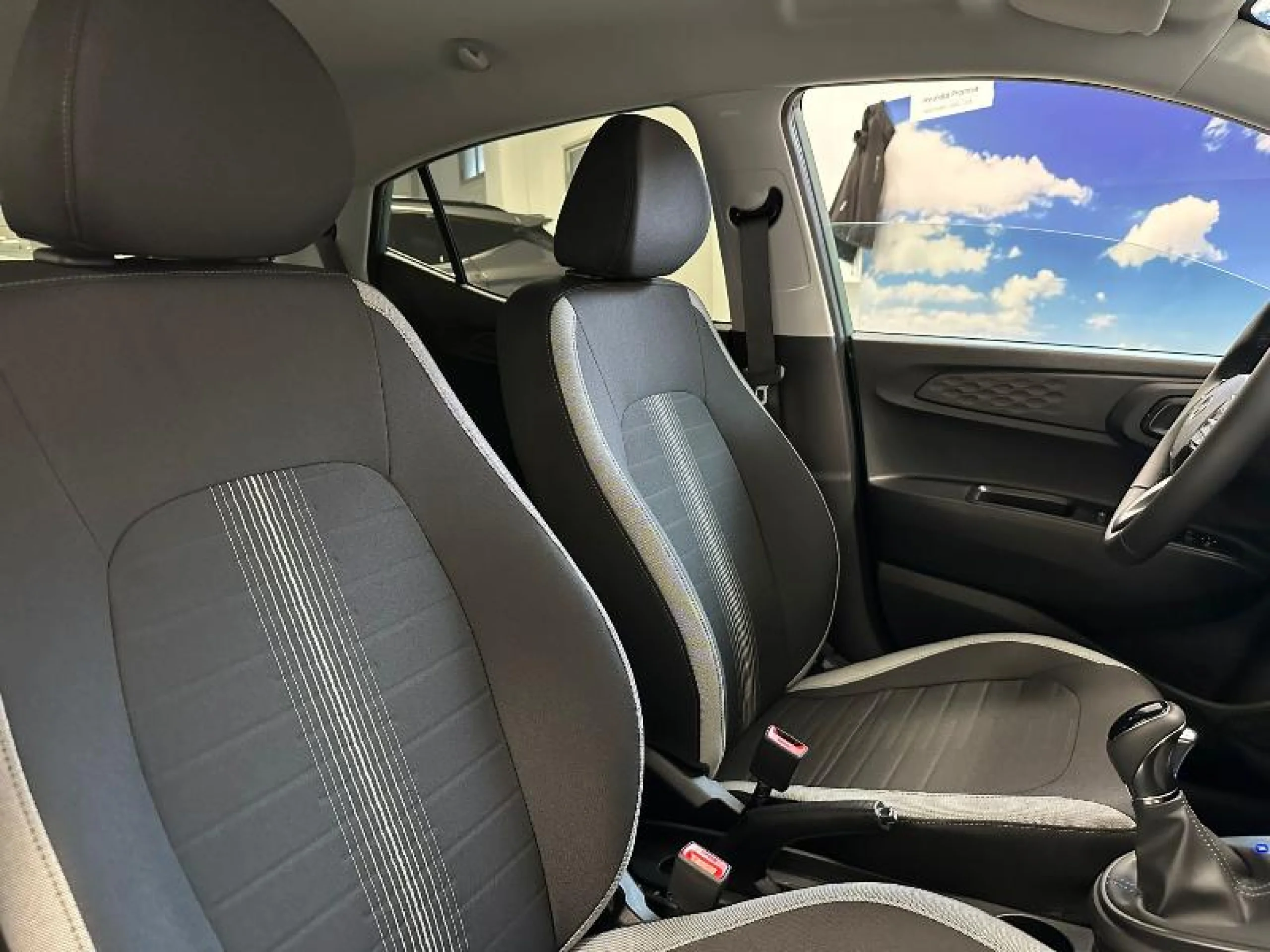 HYUNDAI I10 1.0 KLASS AT - Foto 8