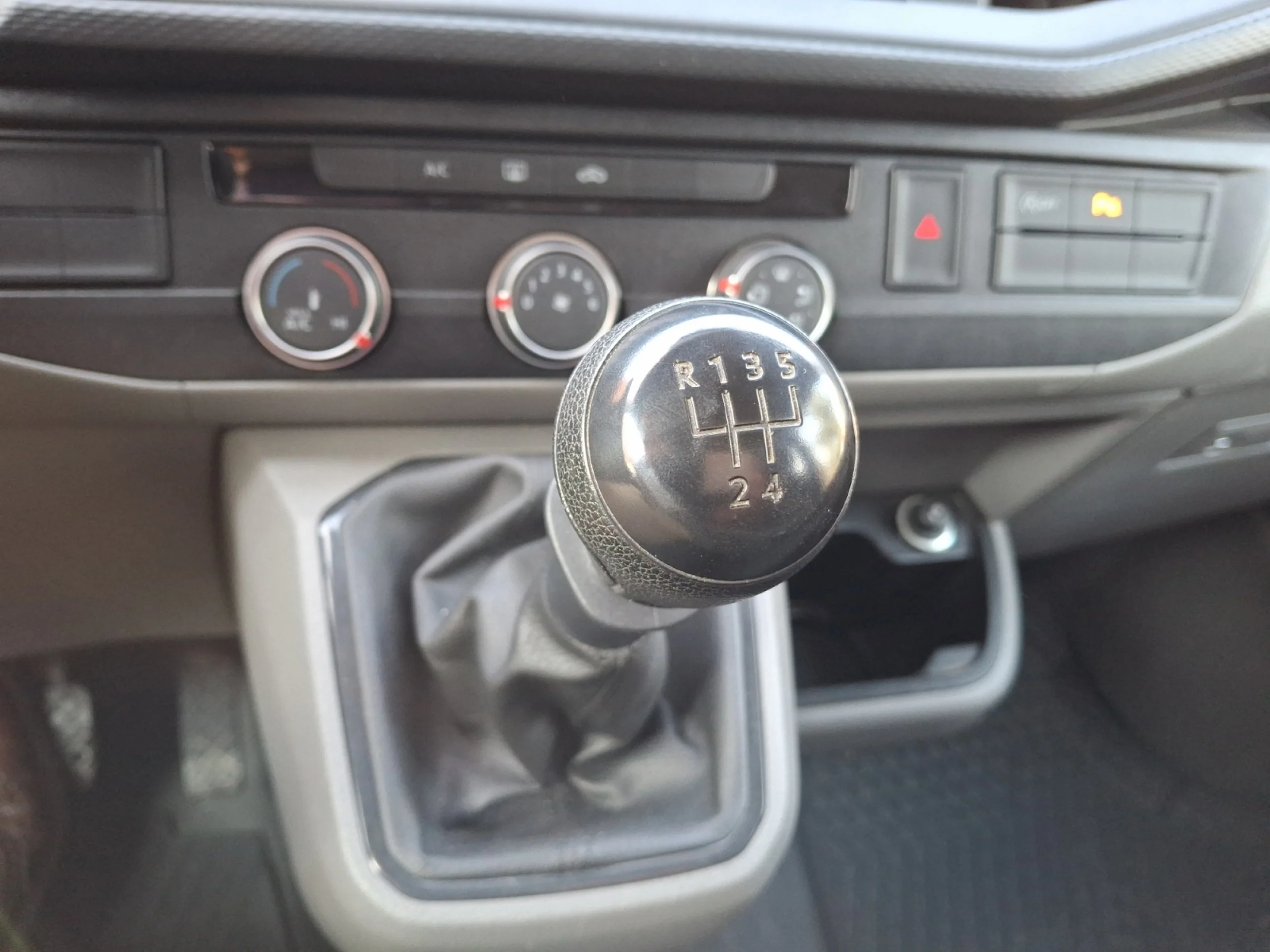 VOLKSWAGEN TRANSPORTER KOMBI2.0TDI SCR BMT 81KW - Foto 14