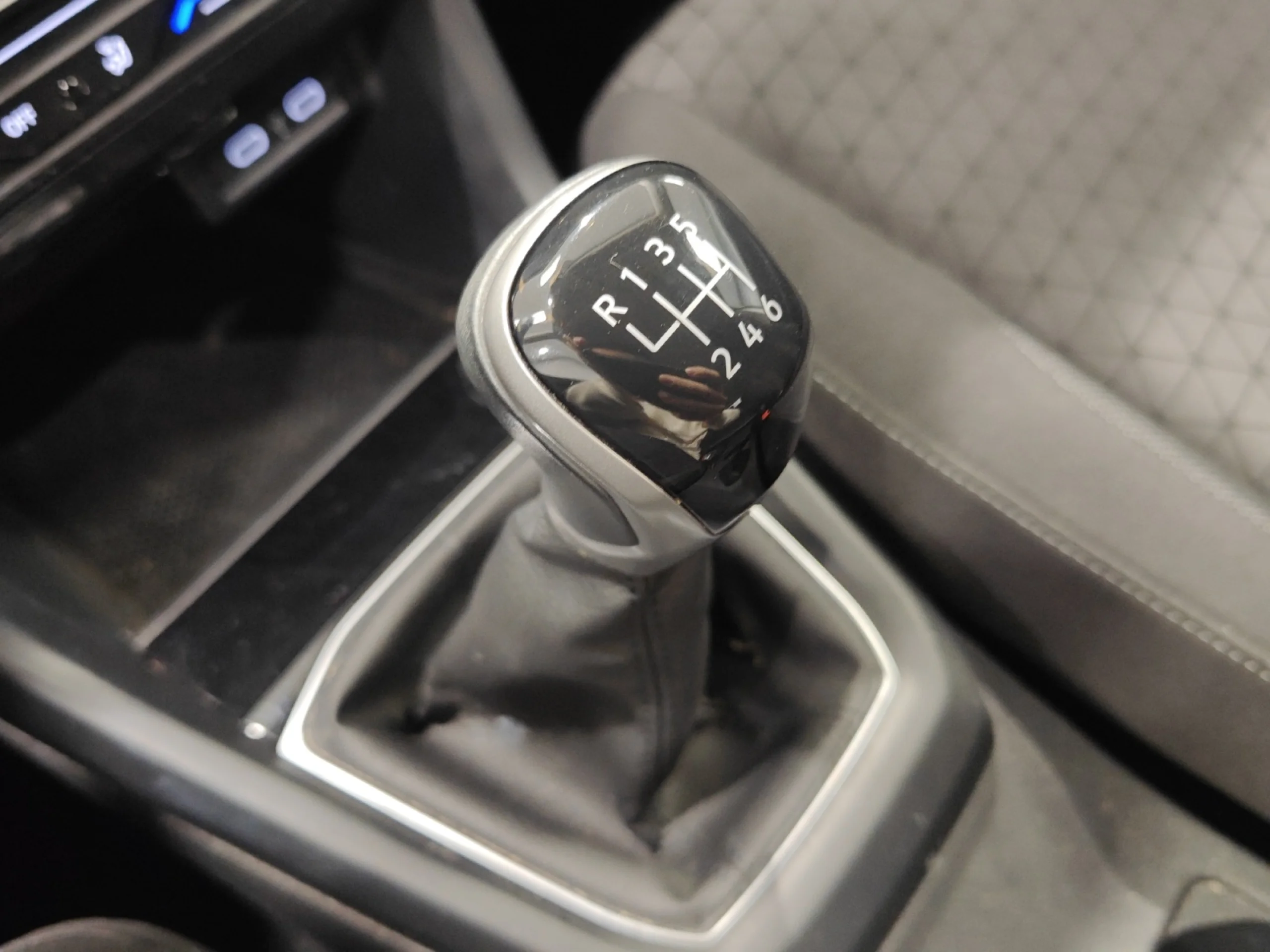 VOLKSWAGEN T CROSS ··MÁS·· 1.0 TSI 85KW (116CV) - Foto 17