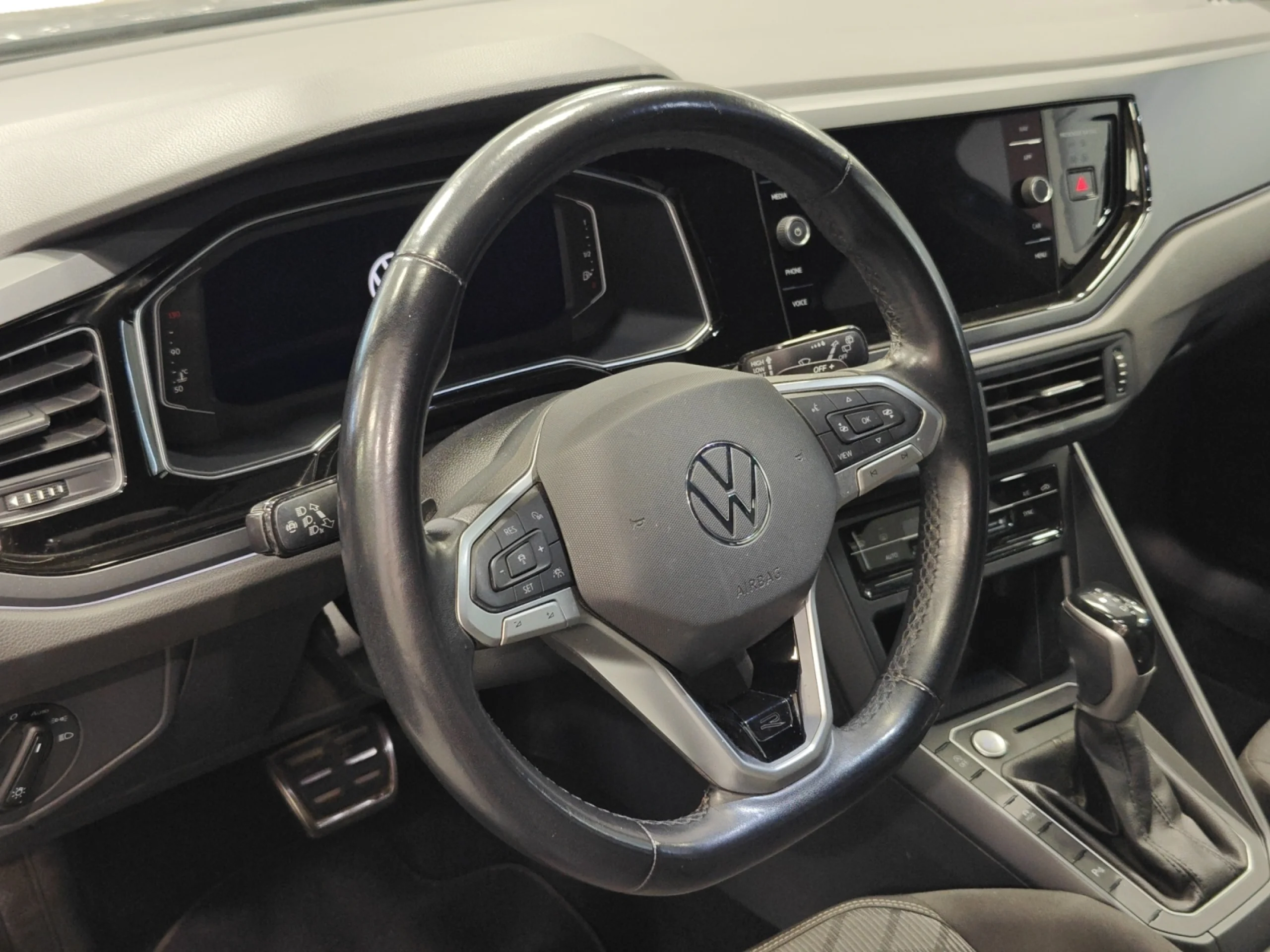 VOLKSWAGEN TAIGO R LINE 1.0 TSI 81KW (110CV) DSG - Foto 9