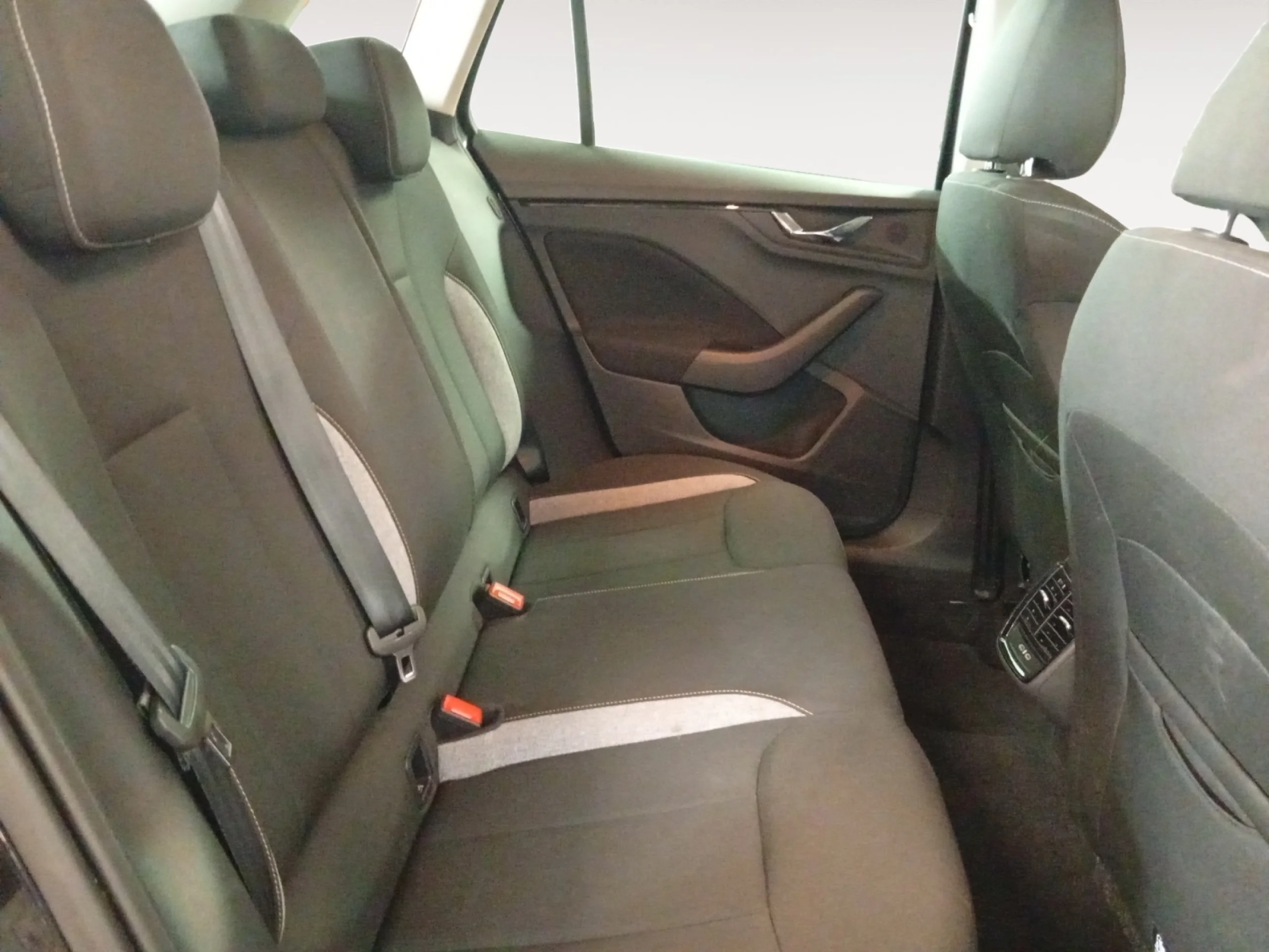 SKODA KAMIQ 1.0 TSI 70KW (95CV) SELECTION - Foto 6