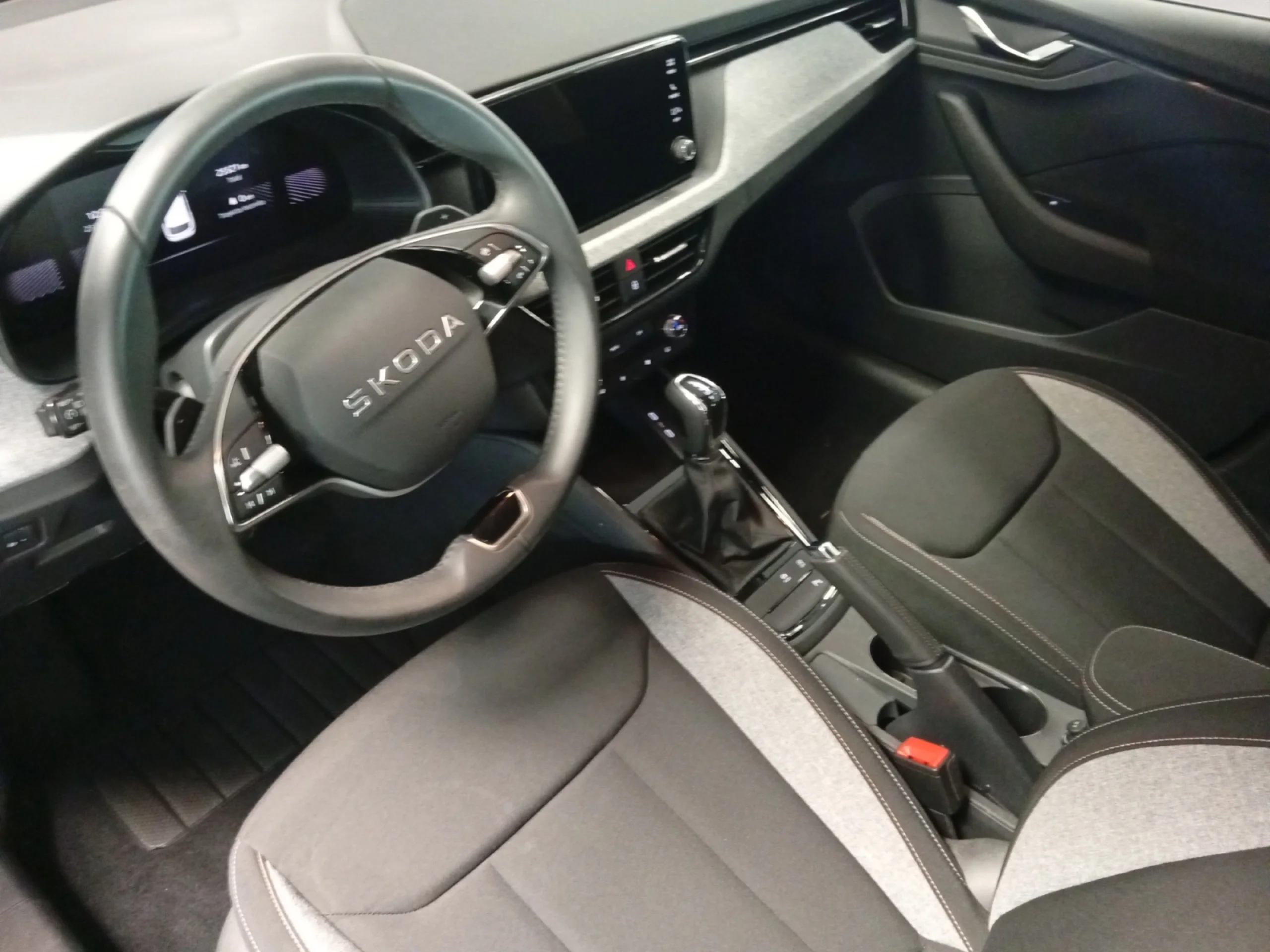 SKODA KAMIQ 1.0 TSI 70KW (95CV) SELECTION - Foto 20