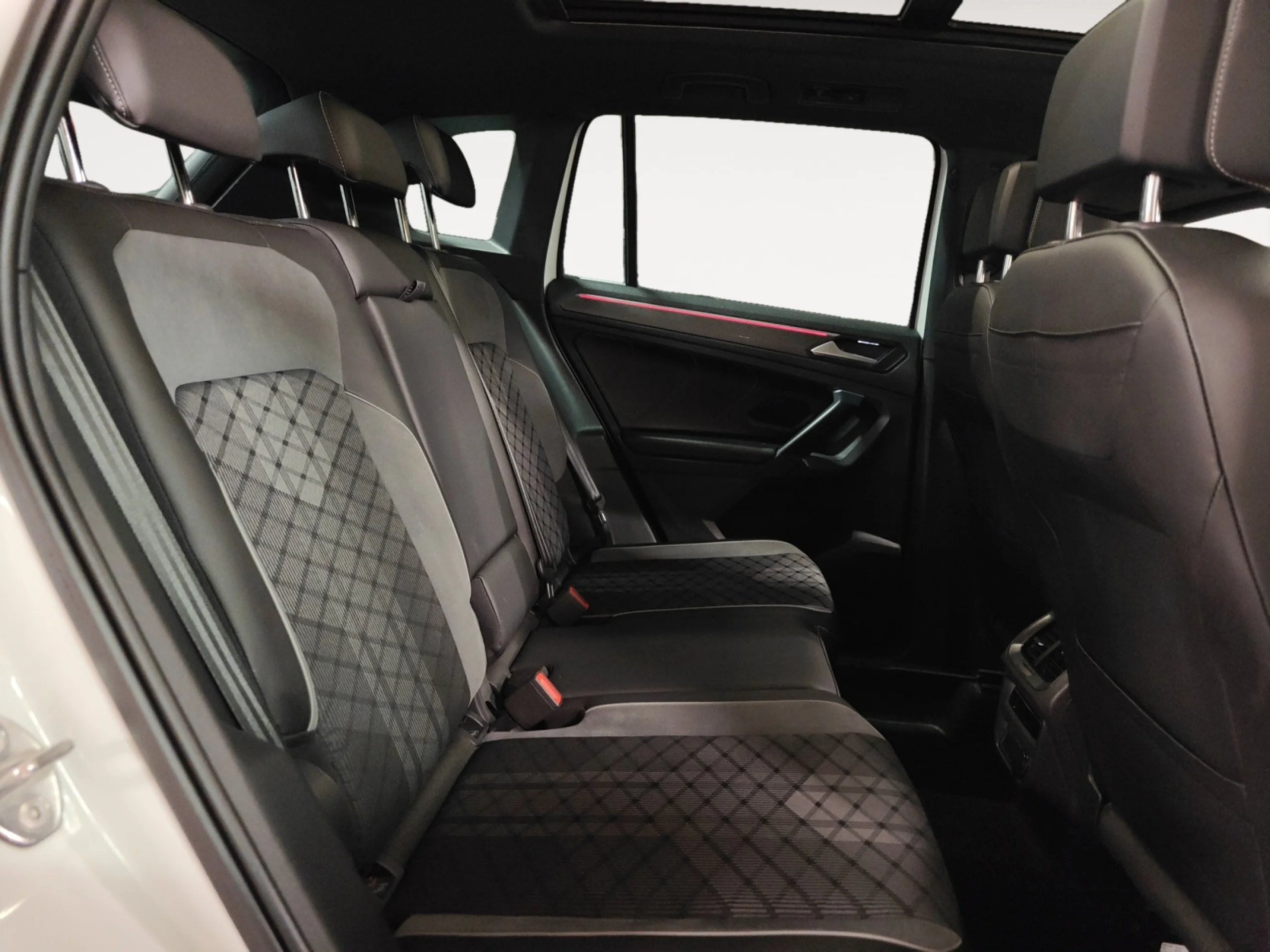 VOLKSWAGEN TIGUAN R LINE 1.4 TSI EHYBRID 180KW (245CV) DSG - Foto 6