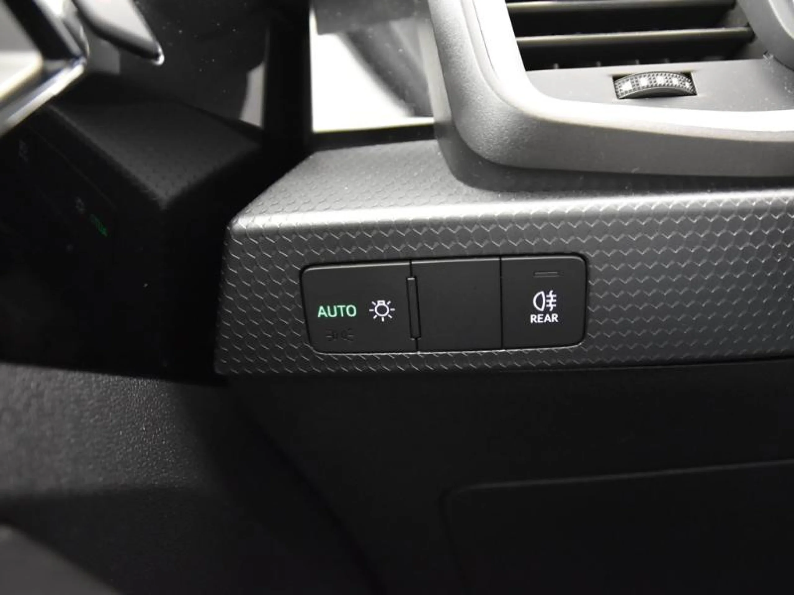 AUDI A1 SPORTBACK 25 TFSI 70KW (95CV) - Foto 18