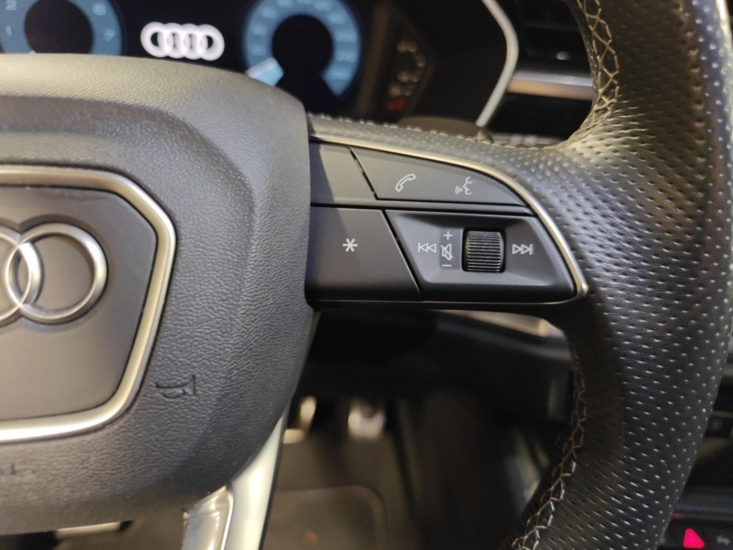 AUDI Q3 40 TFSI 140KW S TRONIC QUATTR BLACK LINE - Foto 10
