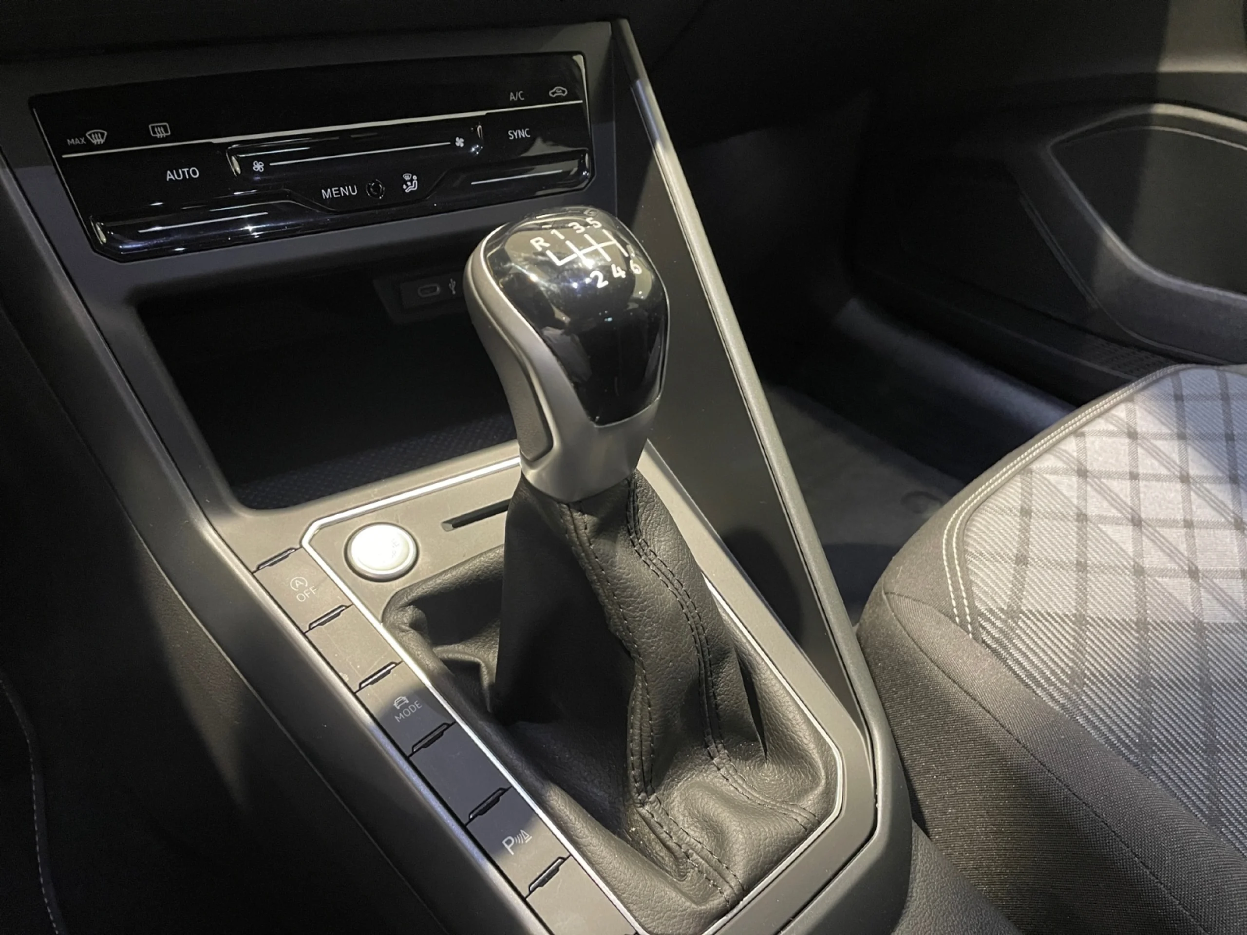 VOLKSWAGEN TAIGO R LINE 1.0 TSI 85KW (115CV) - Foto 12