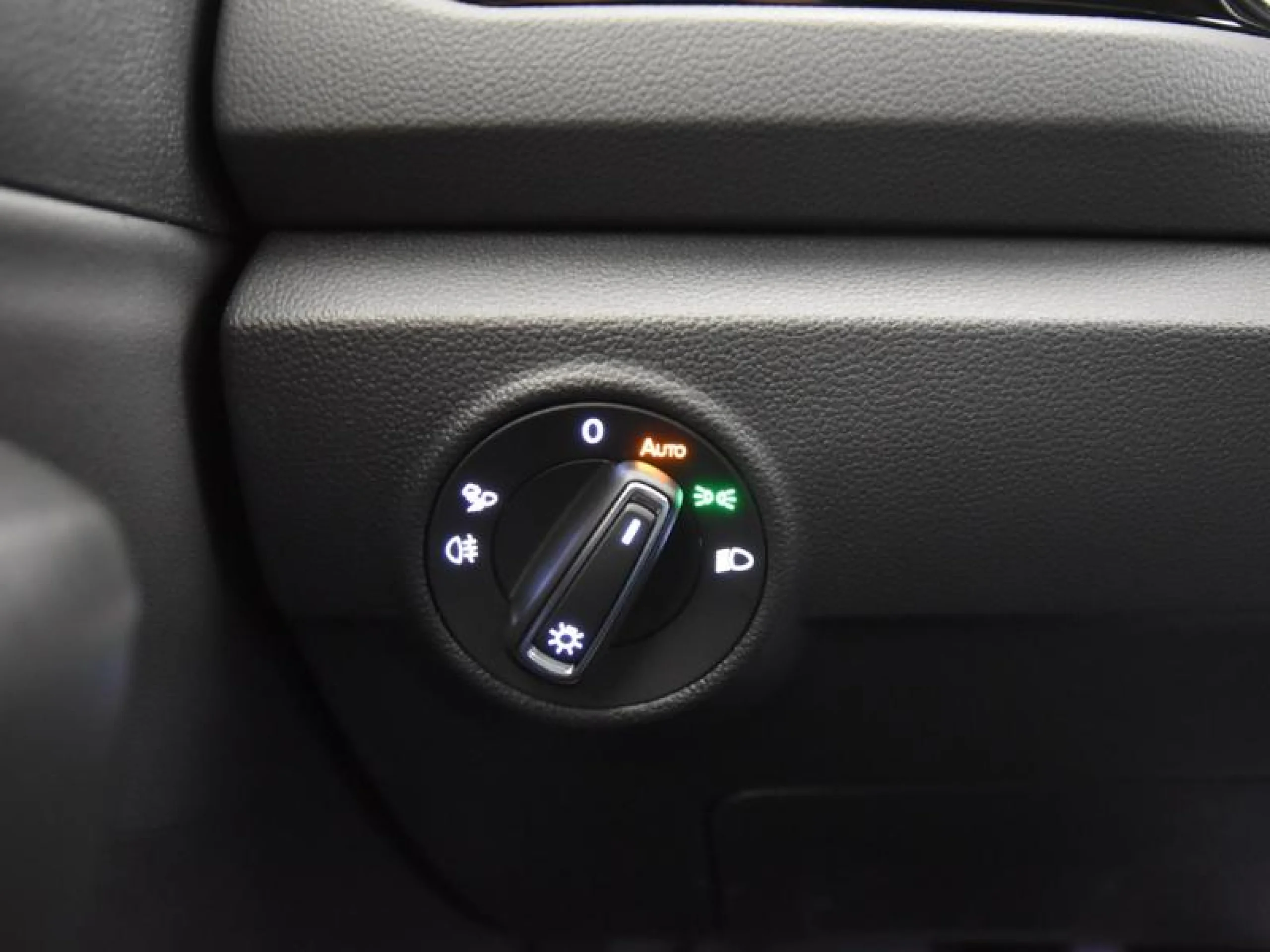 VOLKSWAGEN T ROC T ROC DARK LINE 1.0 TSI 85 KW (115 CV)  6 VEL. - Foto 19