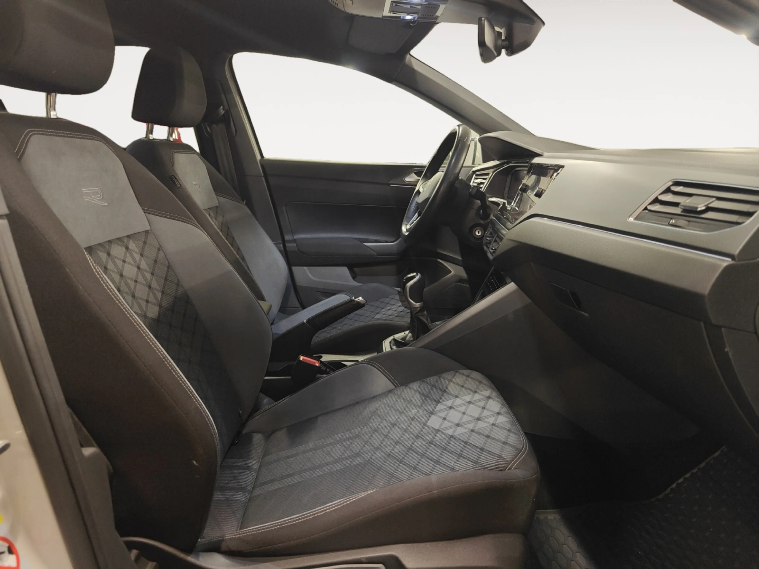 VOLKSWAGEN POLO R LINE 1.0 TSI 70KW (95CV) - Foto 5