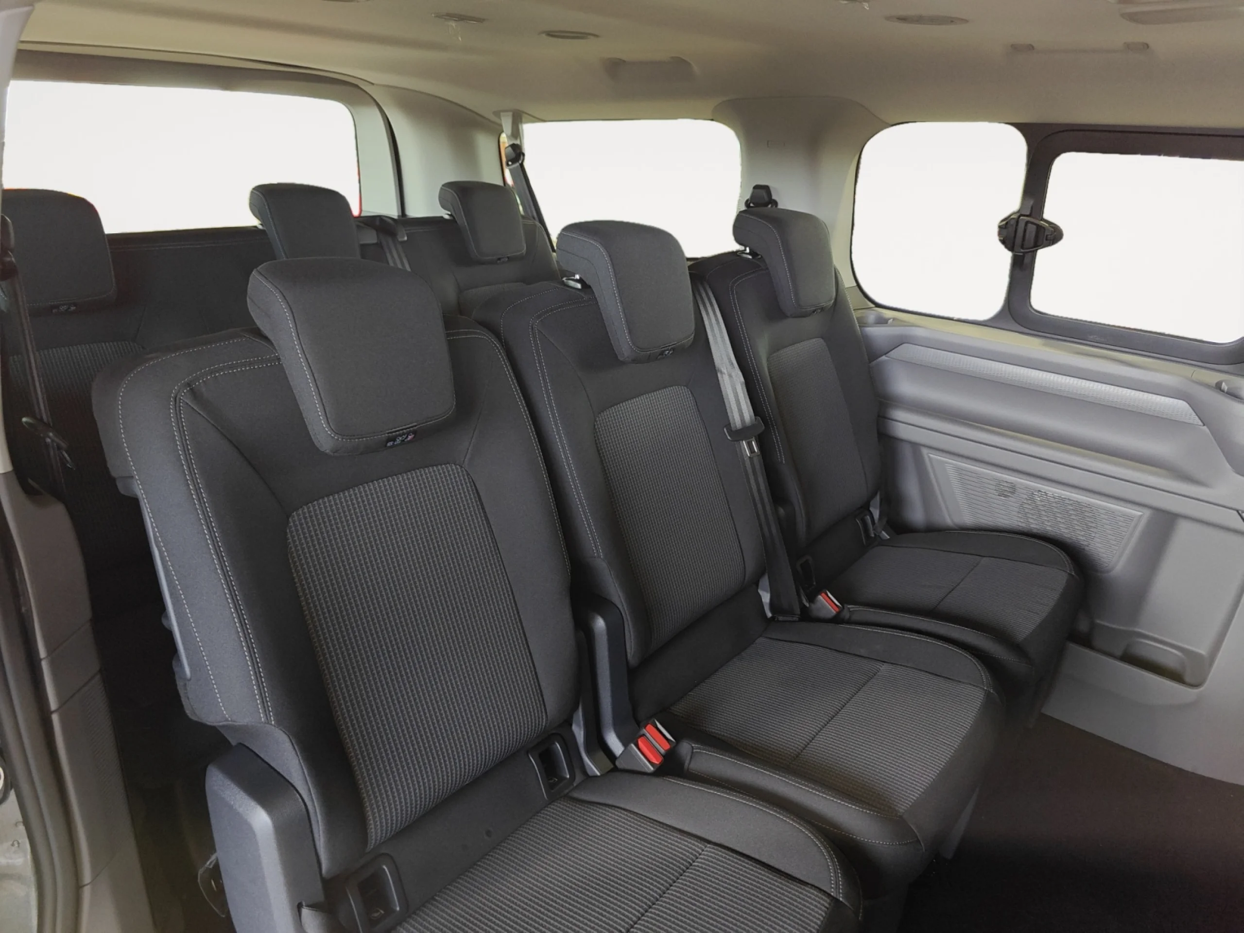 VOLKSWAGEN CARAVELLE PREMIUM CORTA 2.5 EHYBRID 171KW AUT. - Foto 6