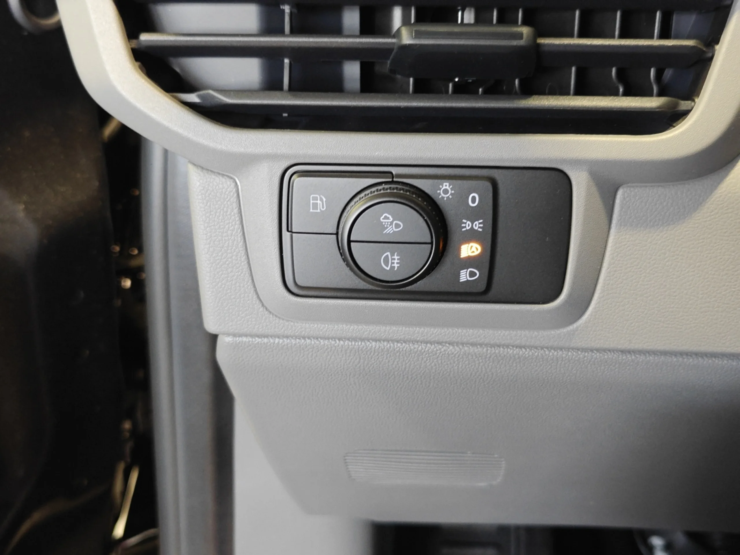 VOLKSWAGEN CARAVELLE PREMIUM CORTA 2.5 EHYBRID 171KW AUT. - Foto 12
