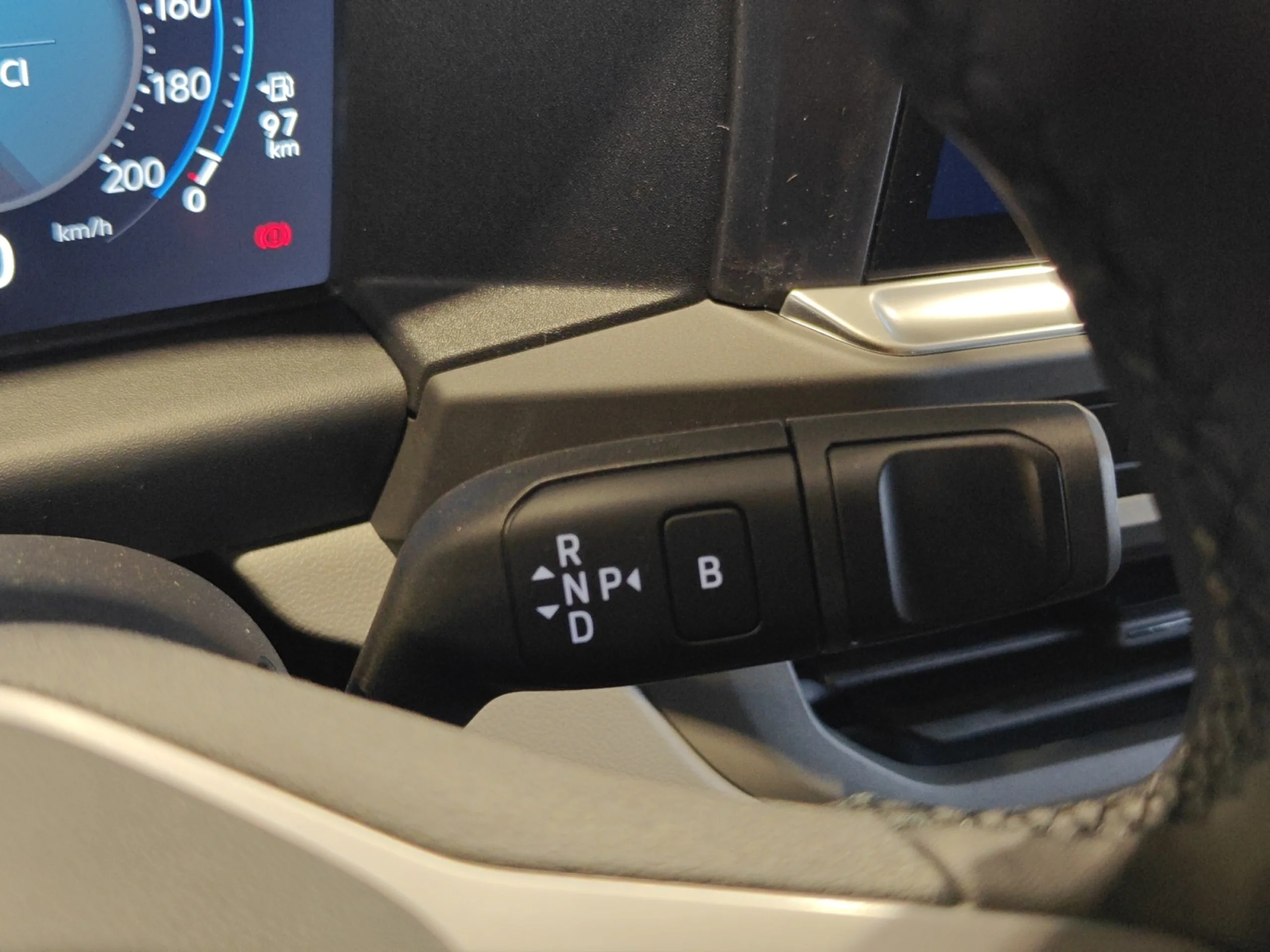 VOLKSWAGEN CARAVELLE PREMIUM CORTA 2.5 EHYBRID 171KW AUT. - Foto 17