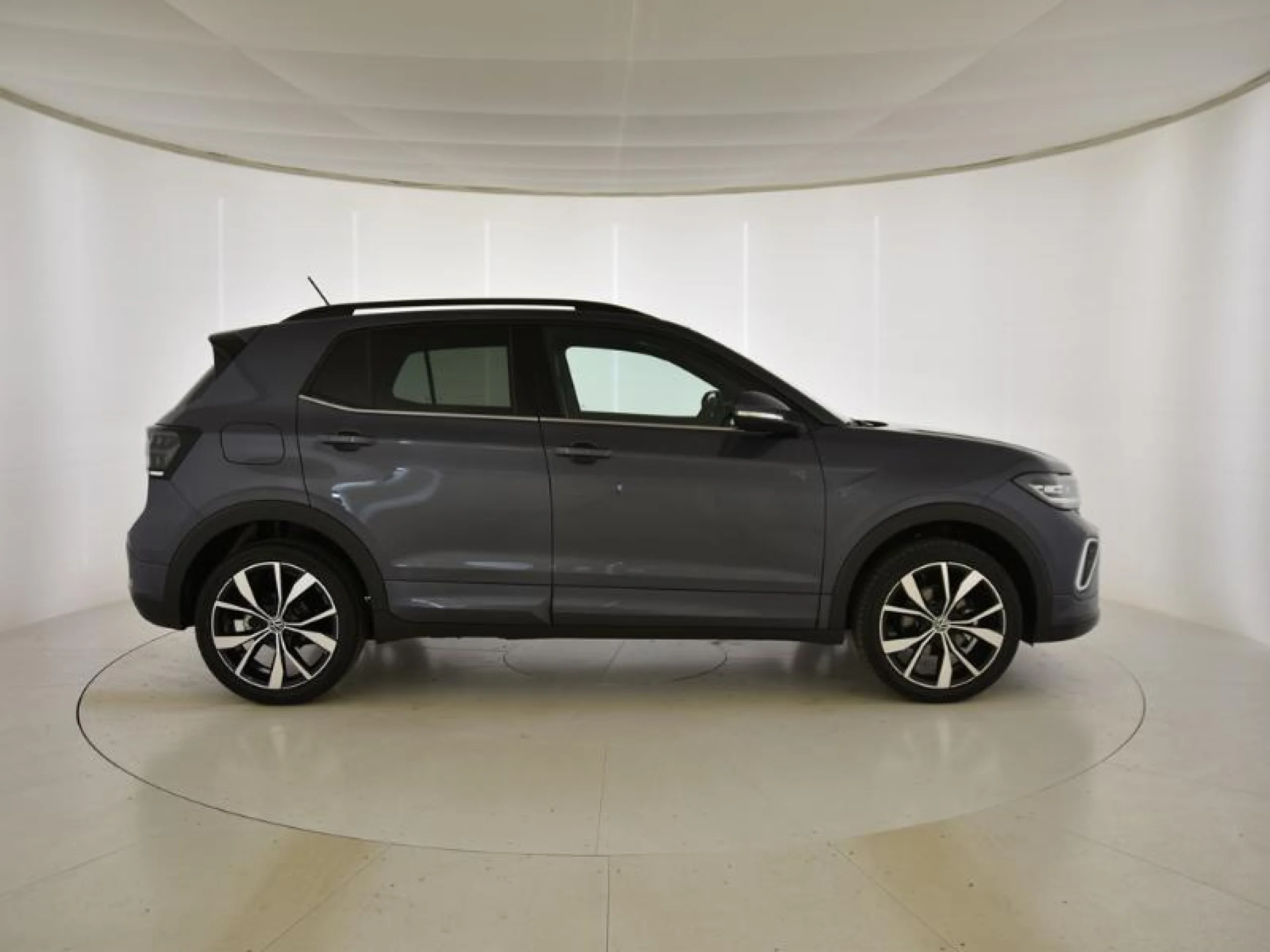 VOLKSWAGEN T CROSS T CROSS R LINE  1.0 TSI 85 KW (116 CV)  6 VEL. - Foto 3