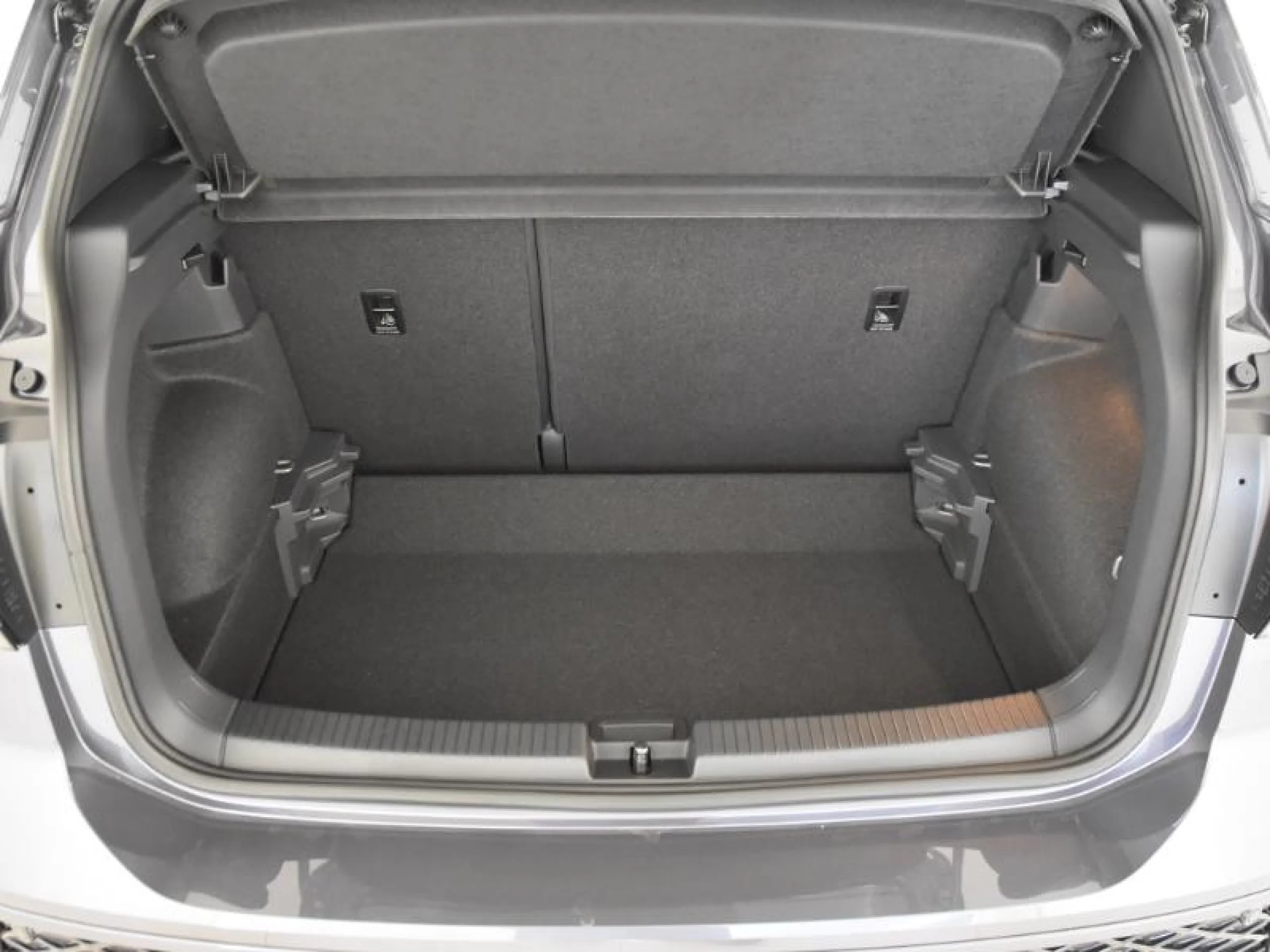 VOLKSWAGEN T CROSS T CROSS R LINE  1.0 TSI 85 KW (116 CV)  6 VEL. - Foto 7