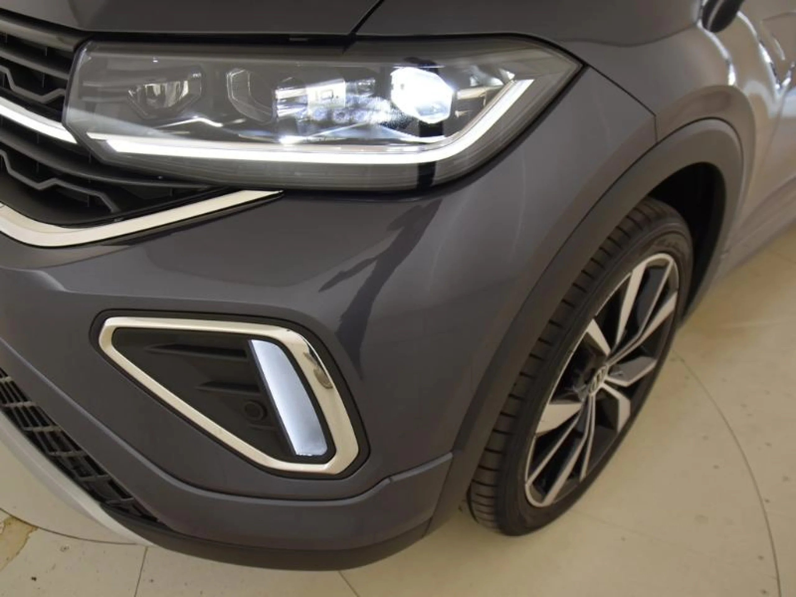 VOLKSWAGEN T CROSS T CROSS R LINE  1.0 TSI 85 KW (116 CV)  6 VEL. - Foto 18
