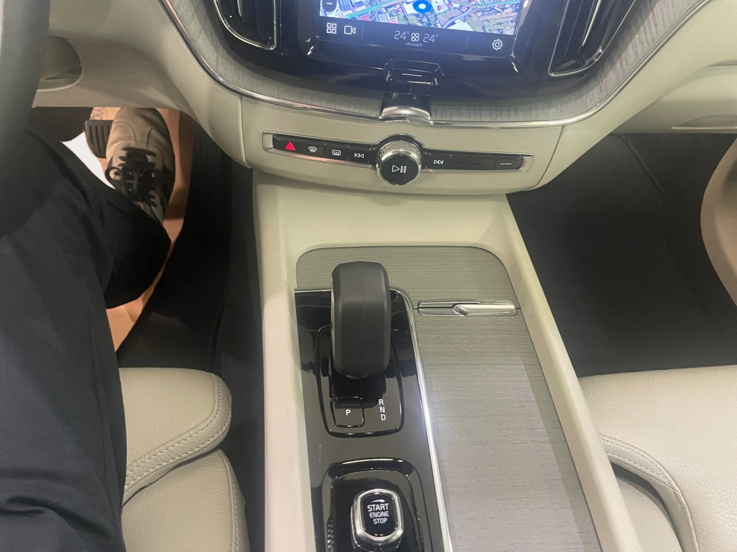 VOLVO XC60 2.0 B5 G AWD PLUS DARK AUTO - Foto 11