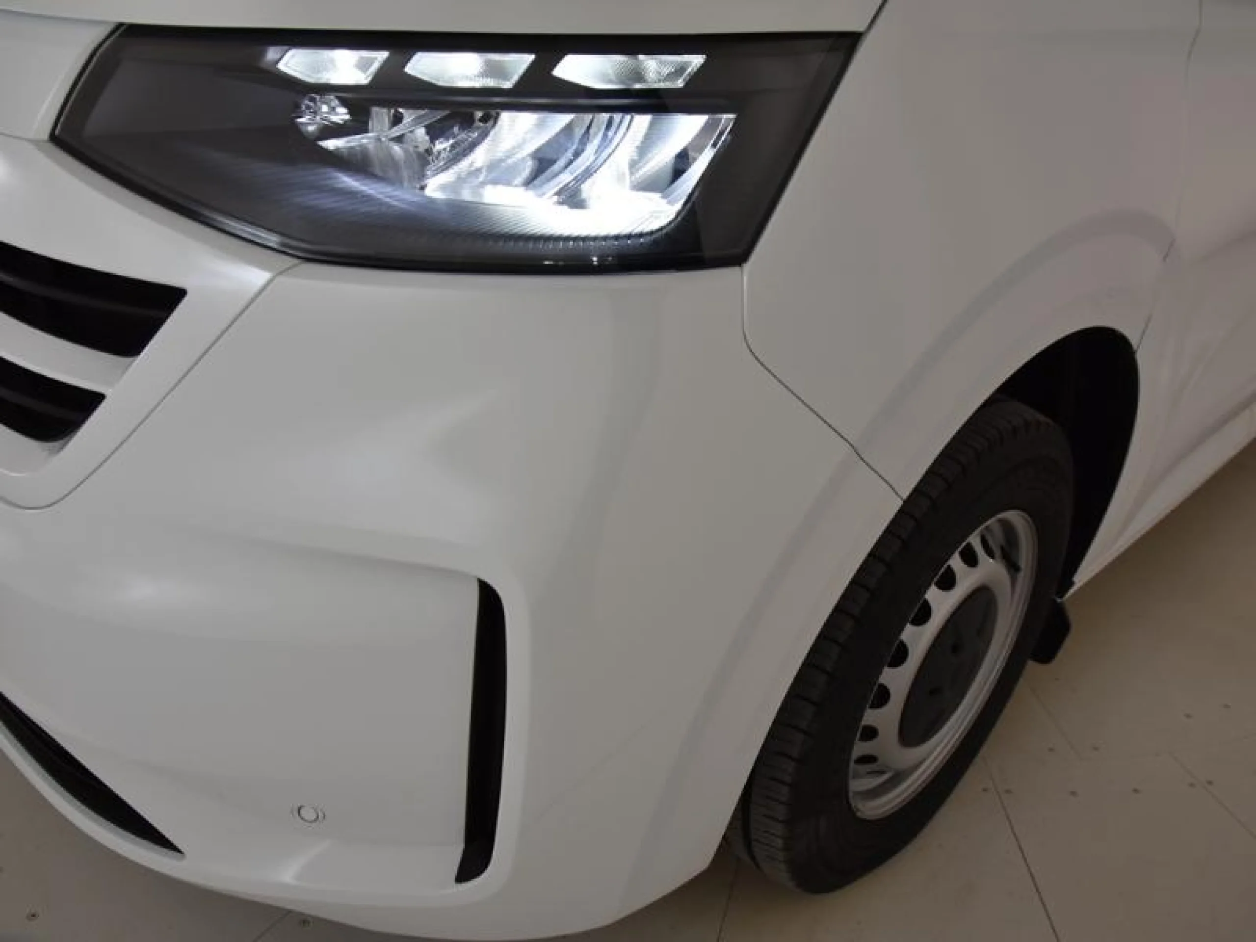 VW COMERCIALES Transporter TRANSPORTER   FURGÓN  BATALLA LARGA  2.0 TDI 110 KW (150 CV) 6 VEL. - Foto 18