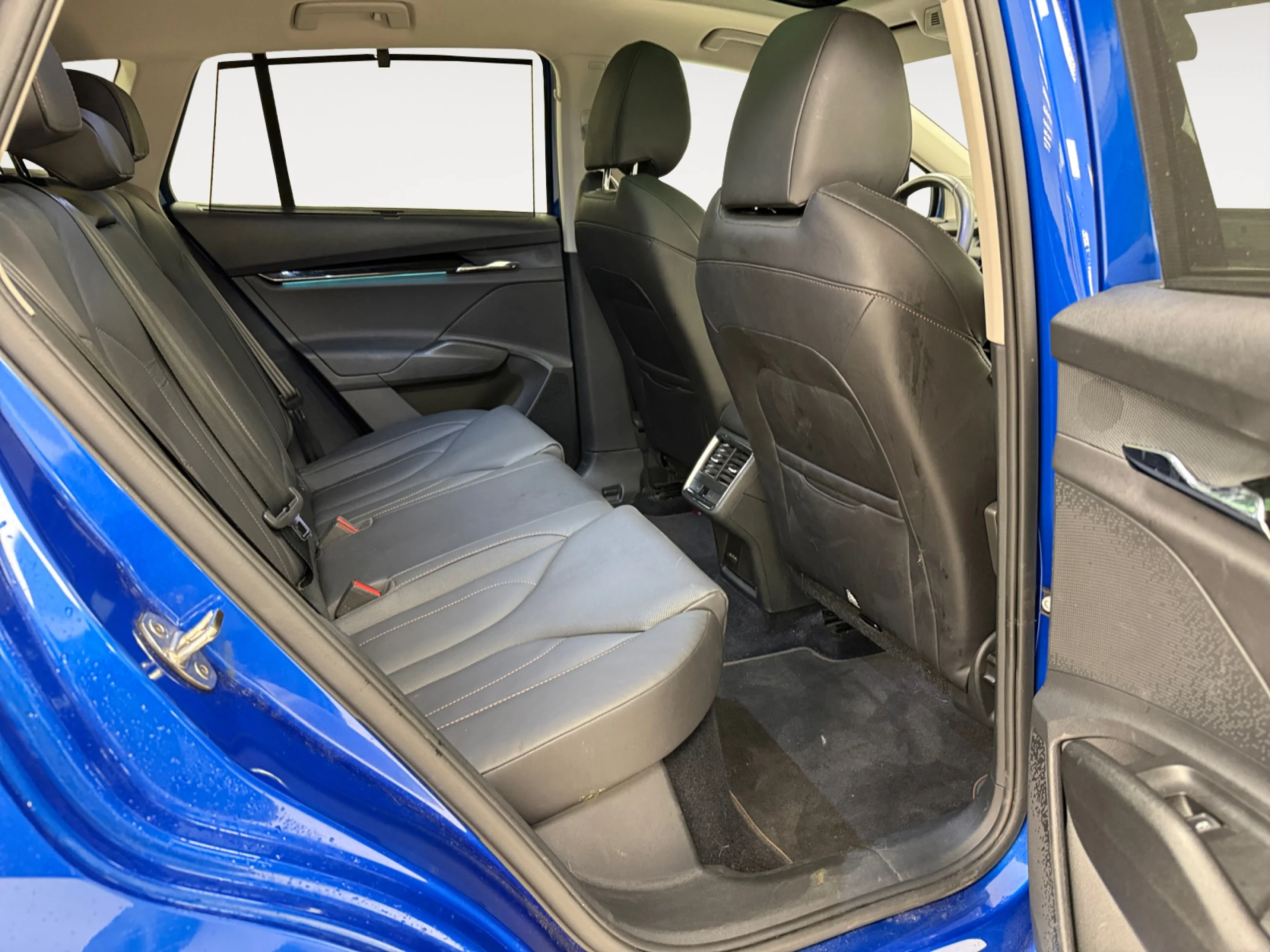 SKODA ENYAQ IV 80 150 KW (204 CV) 82 KWH (77 KWH NET - Foto 6