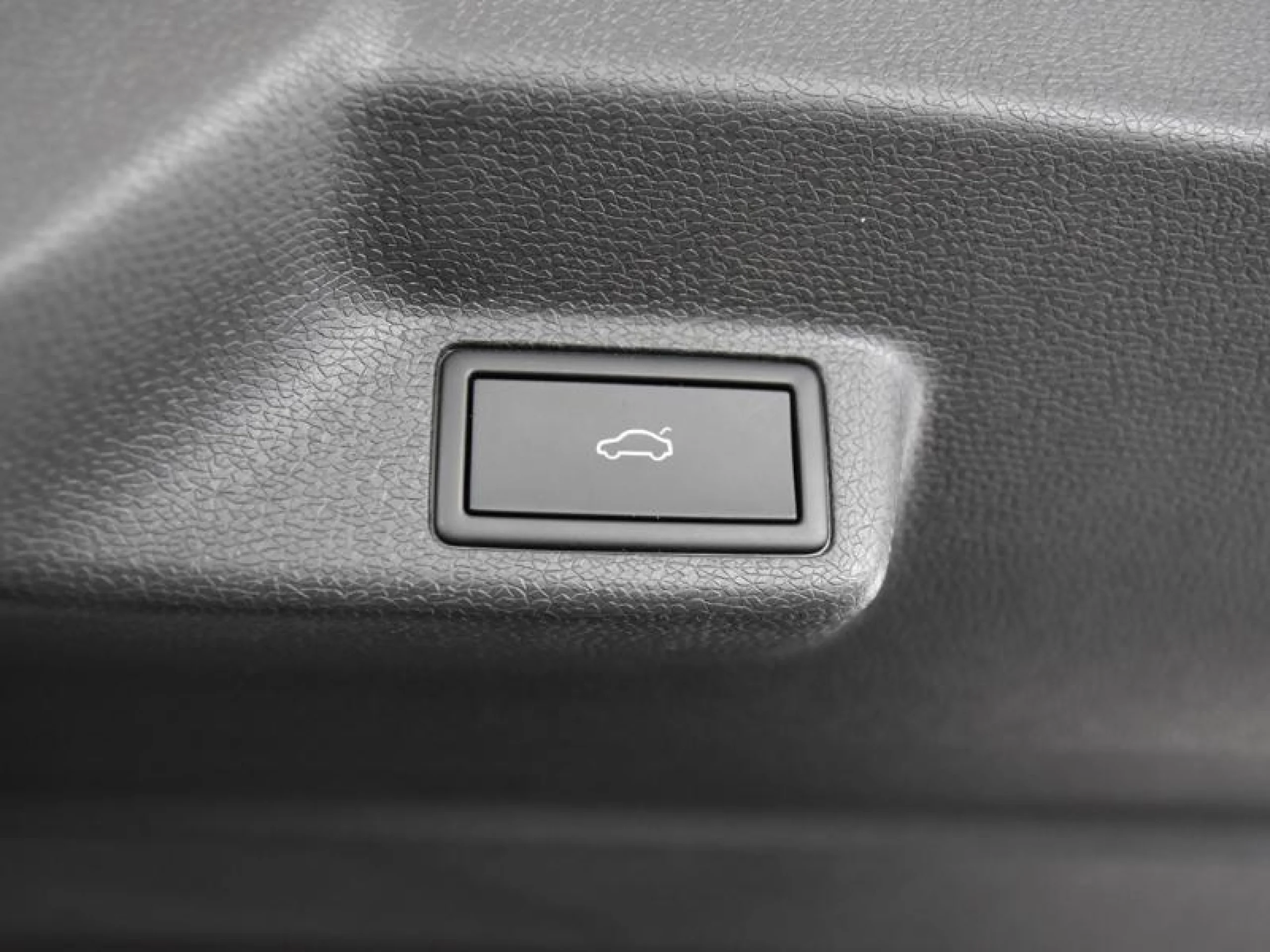 VOLKSWAGEN ID. BUZZ PRO 150KW (204CV) - Foto 9