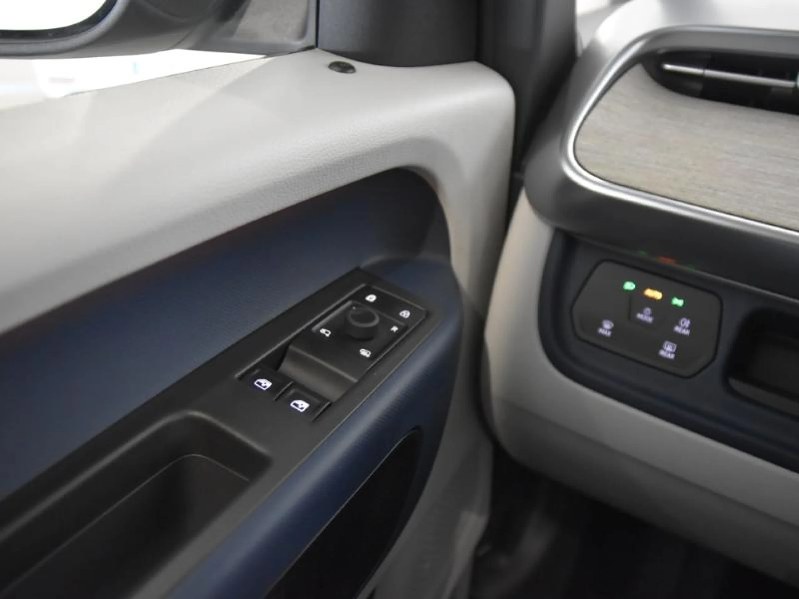 VOLKSWAGEN ID. BUZZ PRO 150KW (204CV) - Foto 19