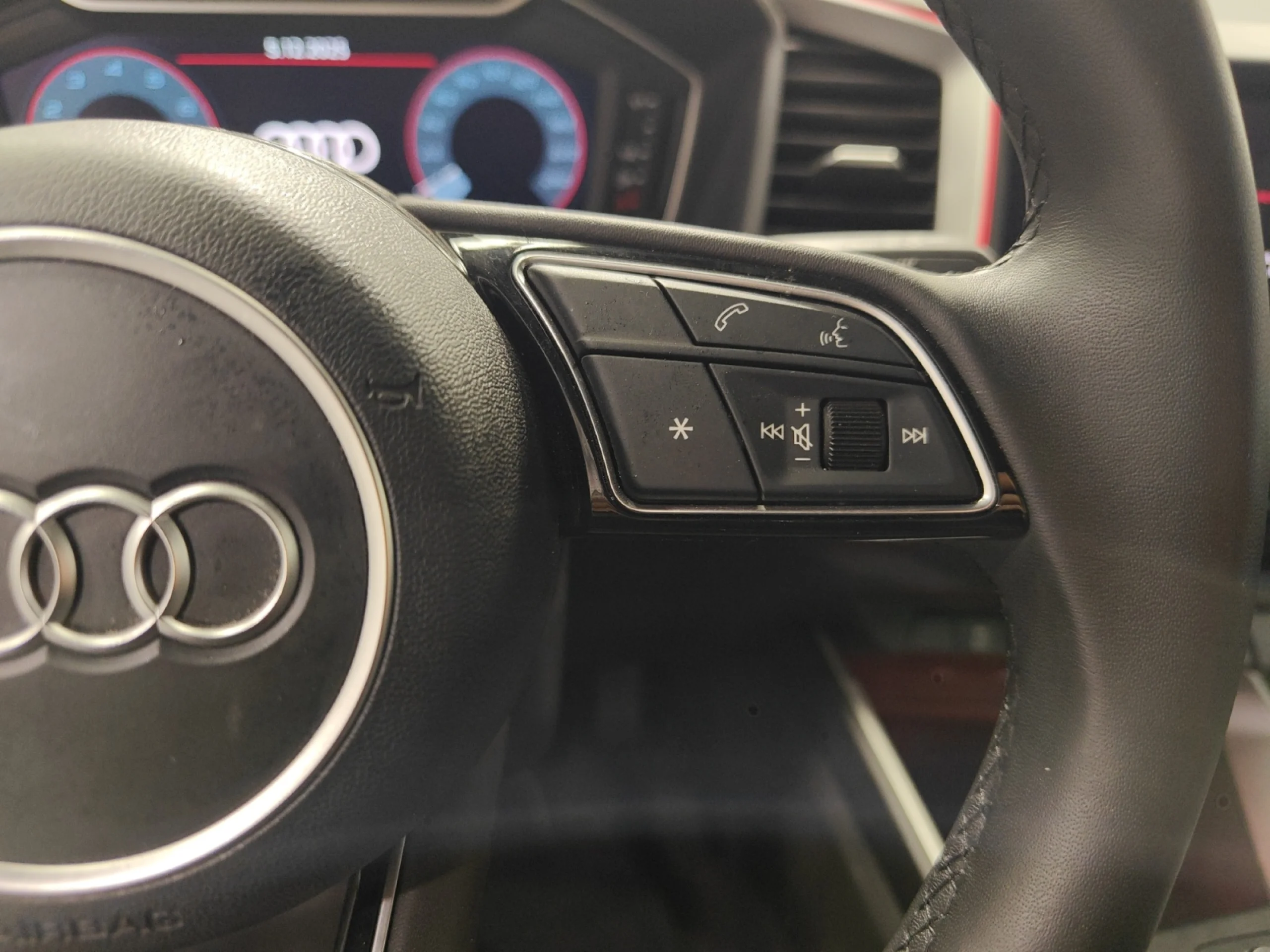 AUDI A1 SPORTBACK ADRENALIN 25 TFSI 70KW (95CV) - Foto 10