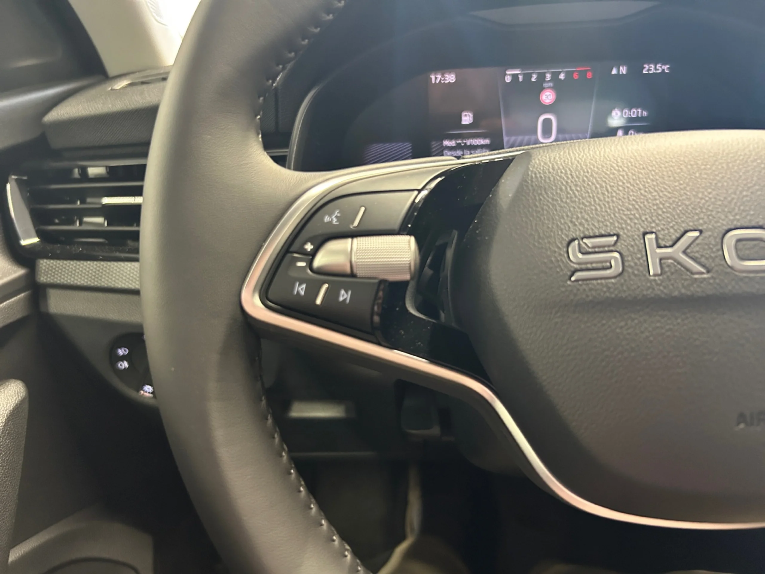 SKODA SCALA 1.0 TSI 70 KW (95 CV) GO - Foto 11