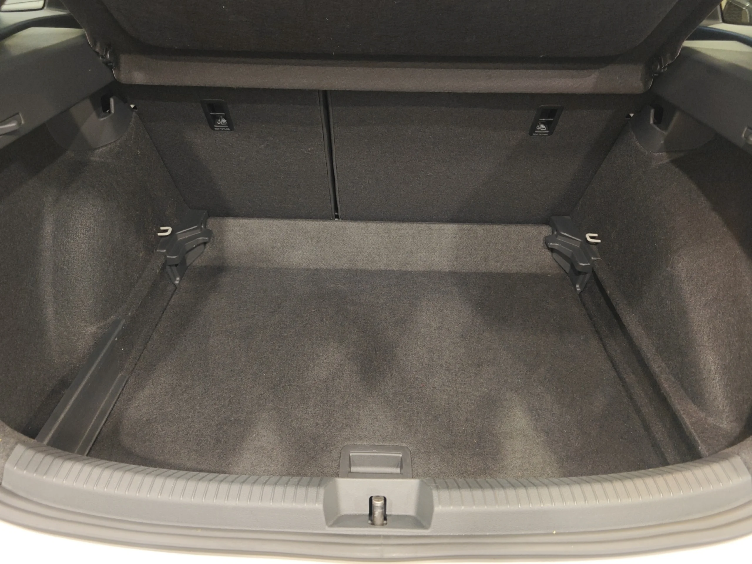 VOLKSWAGEN TAIGO R LINE 1.0 TSI 81KW (110CV) DSG - Foto 7